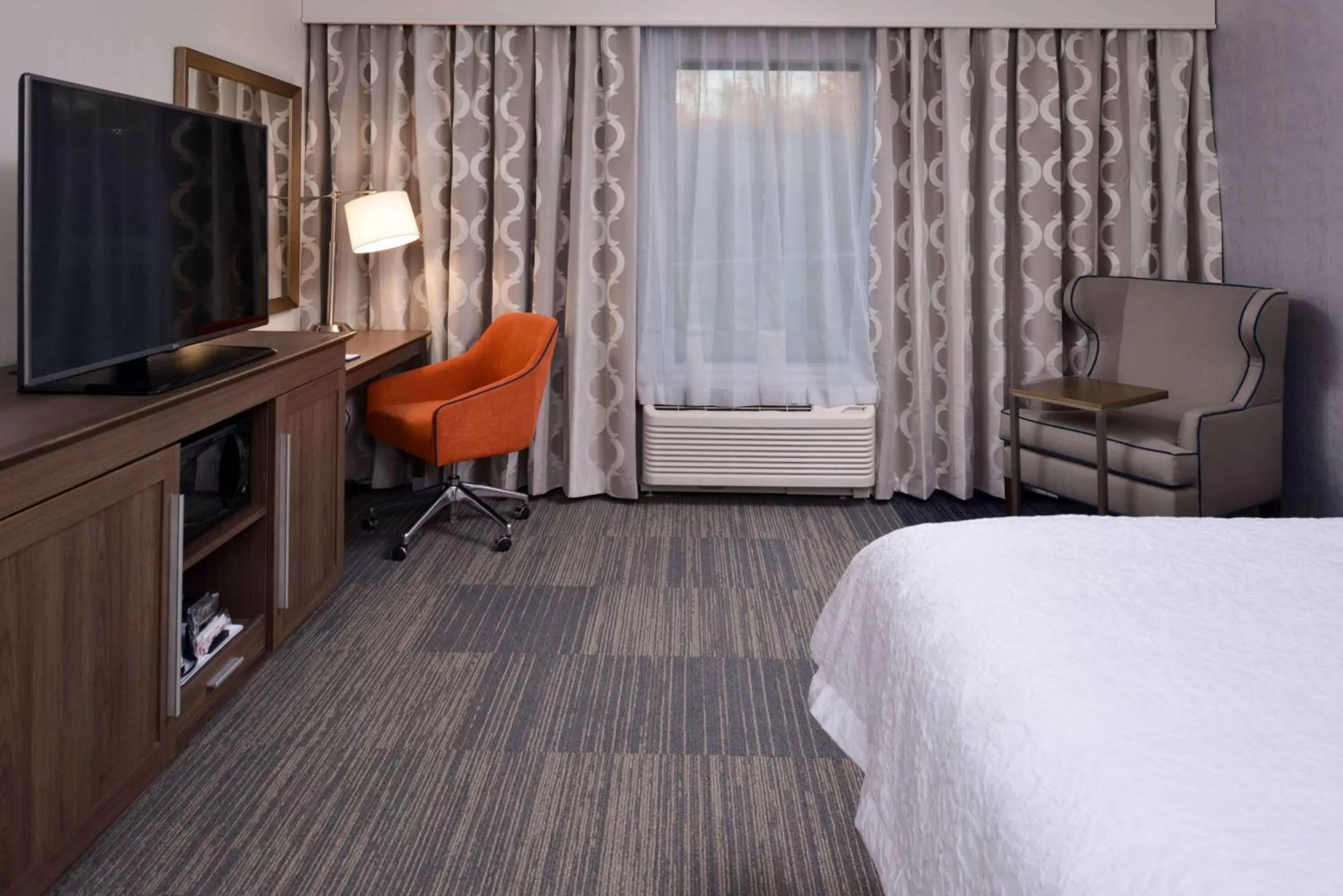 King Room - Non-Smoking in Hampton Inn & Suites Albany-East Greenbush, NY