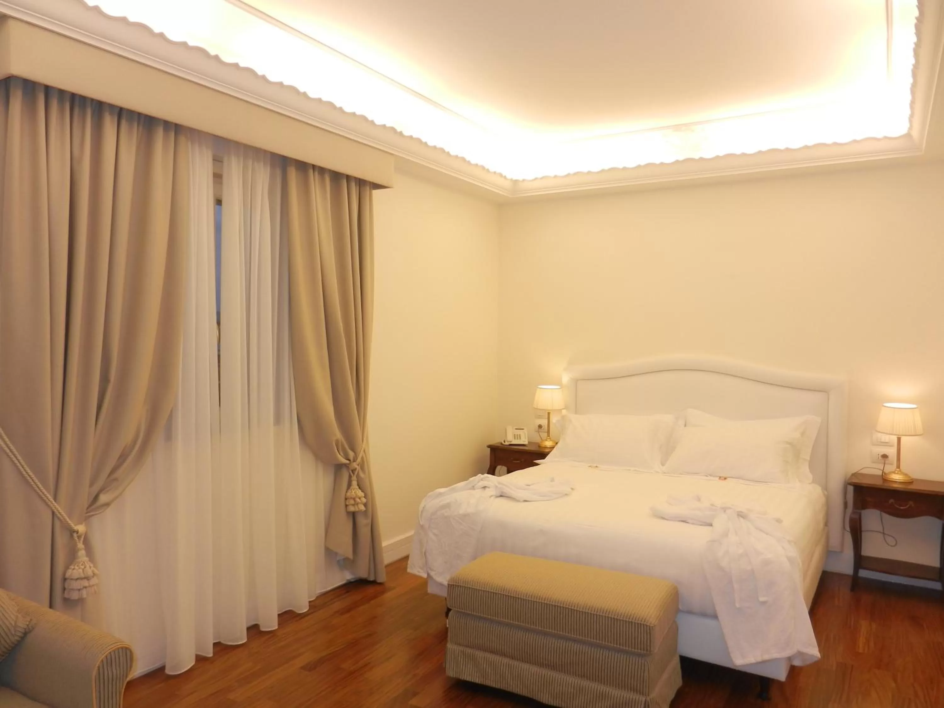 Deluxe Quadruple Room in Hotel Villa Michelangelo