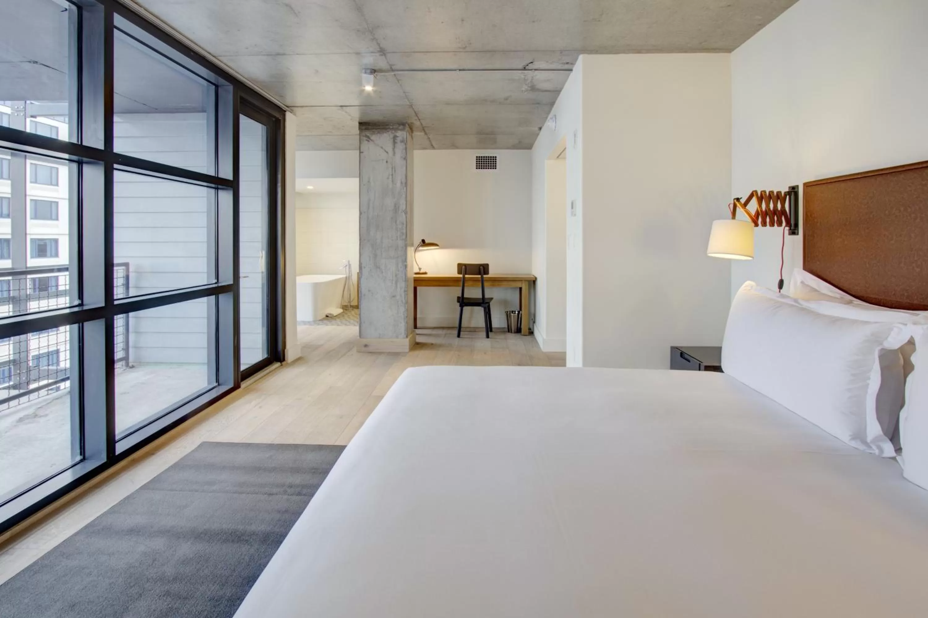 Studio King Room with Balcony in Boro Hotel