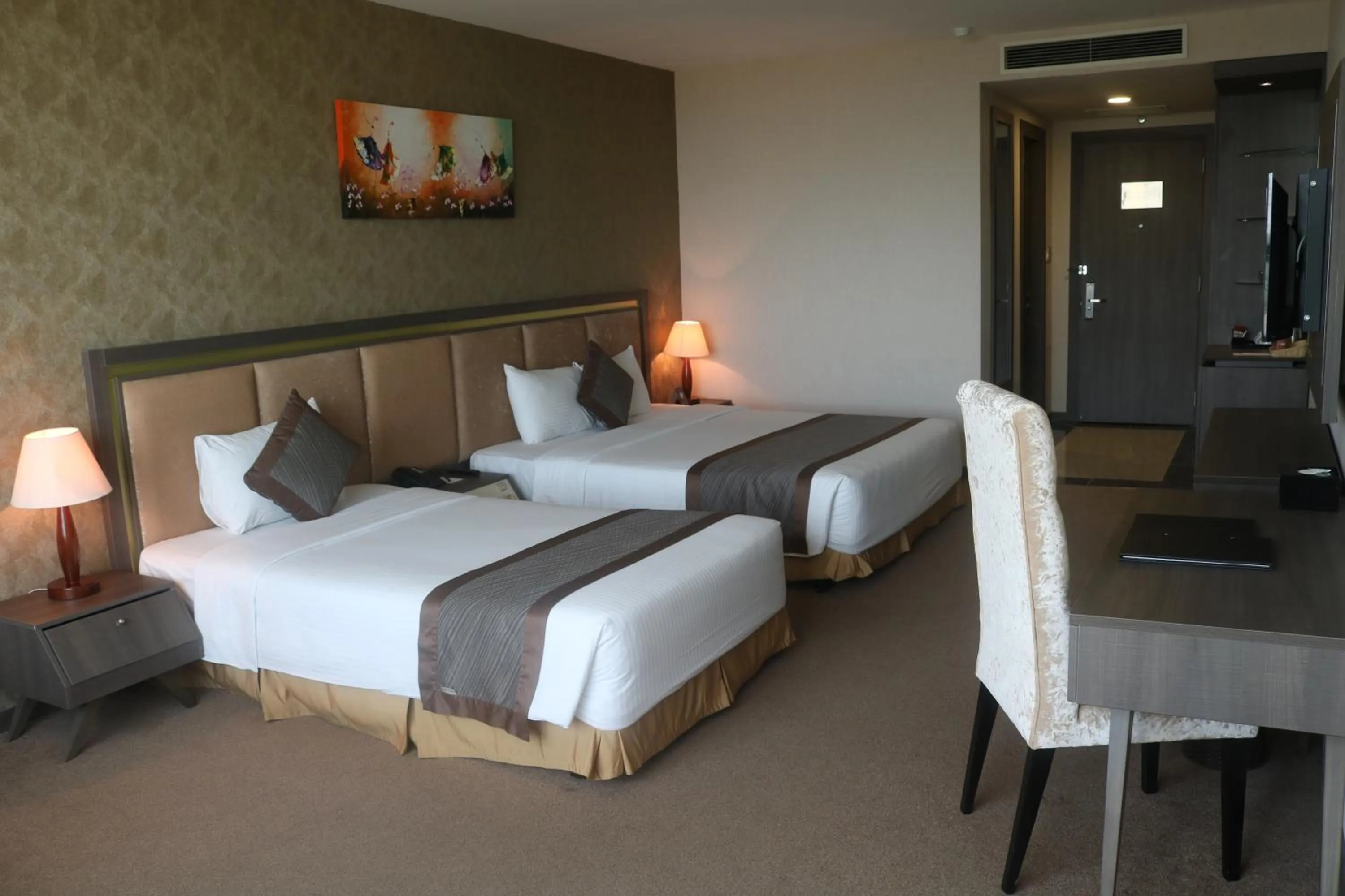 Deluxe Triple Room in Muong Thanh Luxury Can Tho Hotel