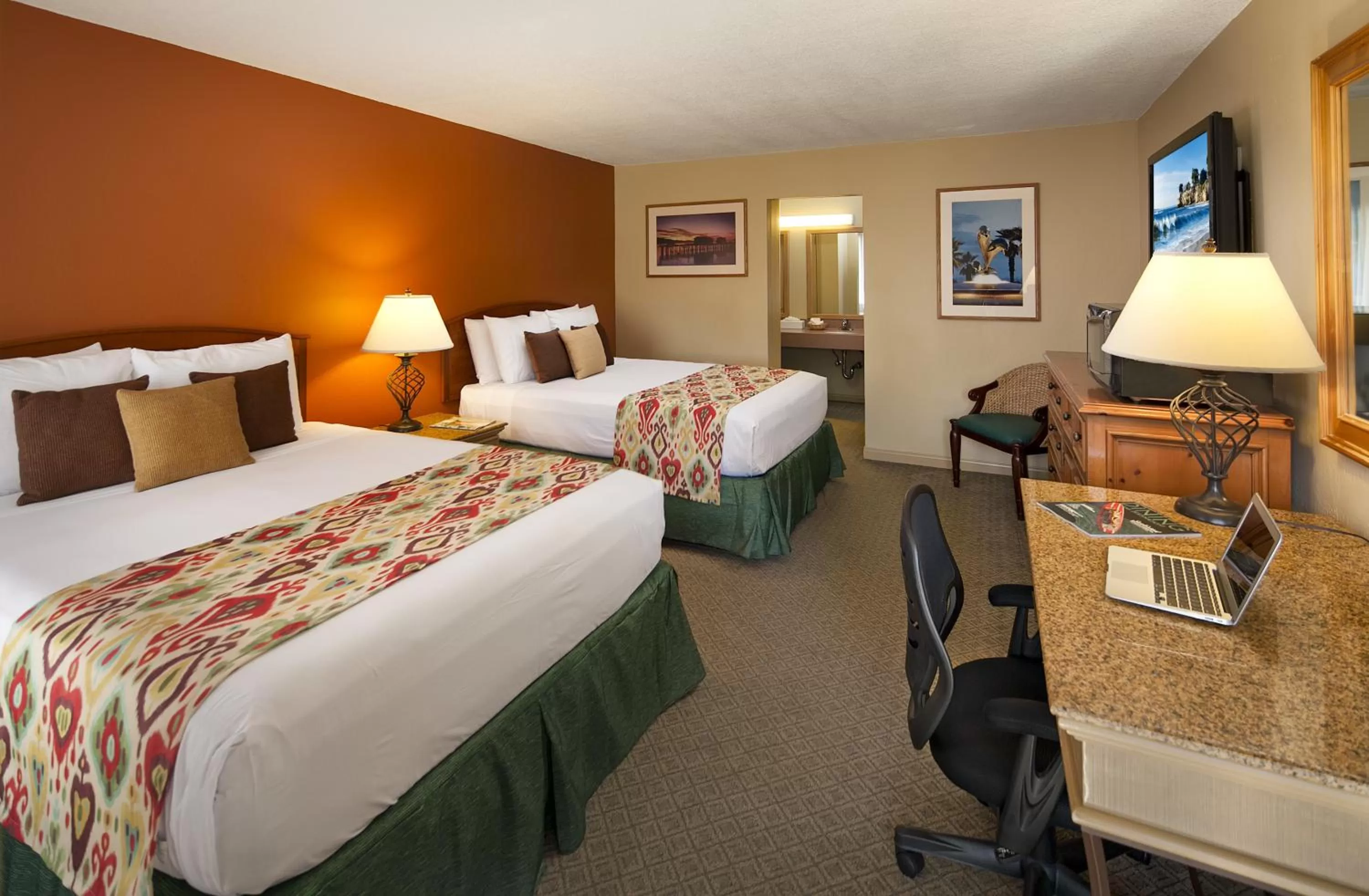Deluxe Queen Room with Two Queen Beds - single occupancy in Sandpiper Lodge - Santa Barbara