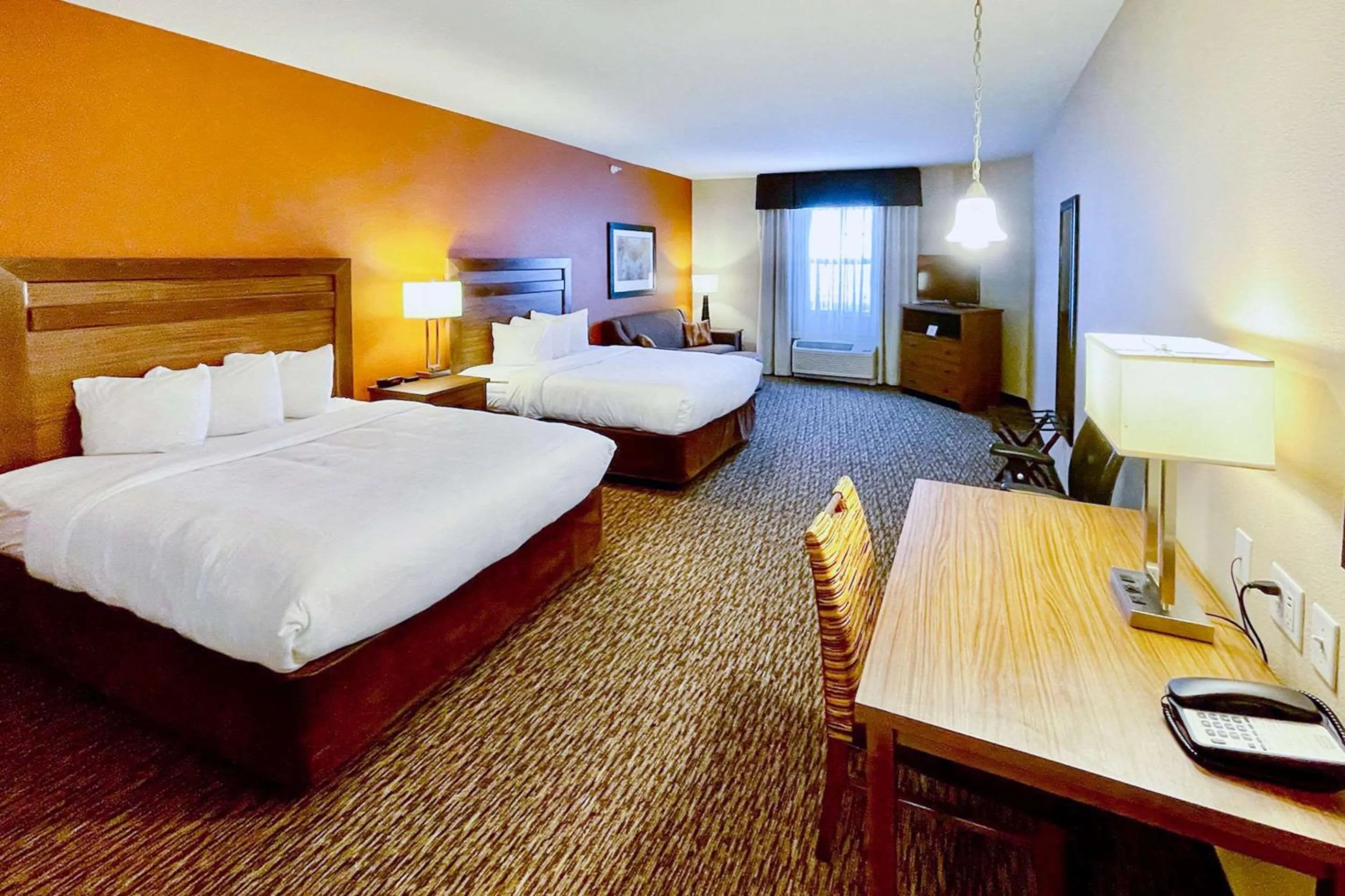 Family Suite in MainStay Suites Watford City - Event Center