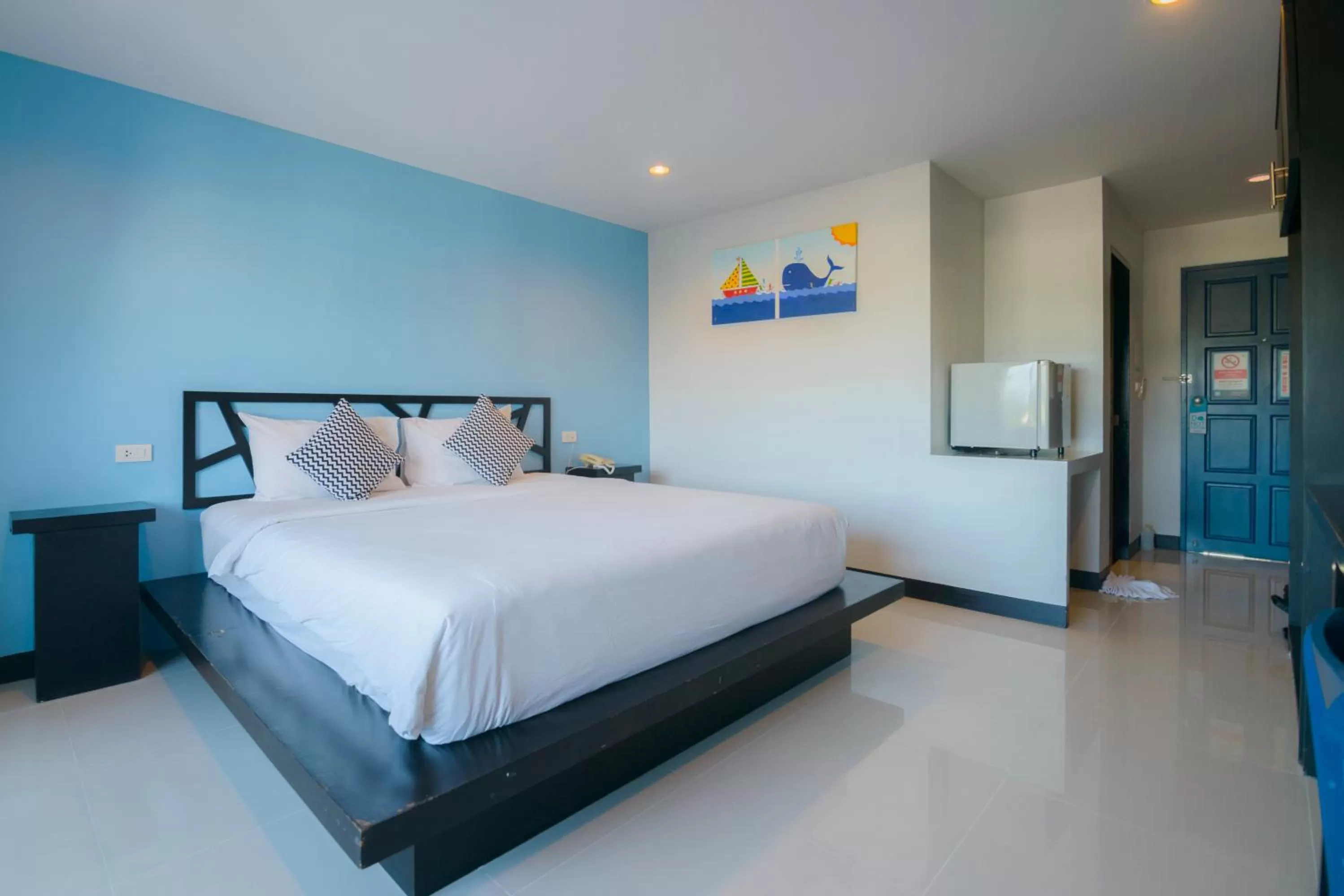 Deluxe Double Room - City View in Sleep Whale Hotel