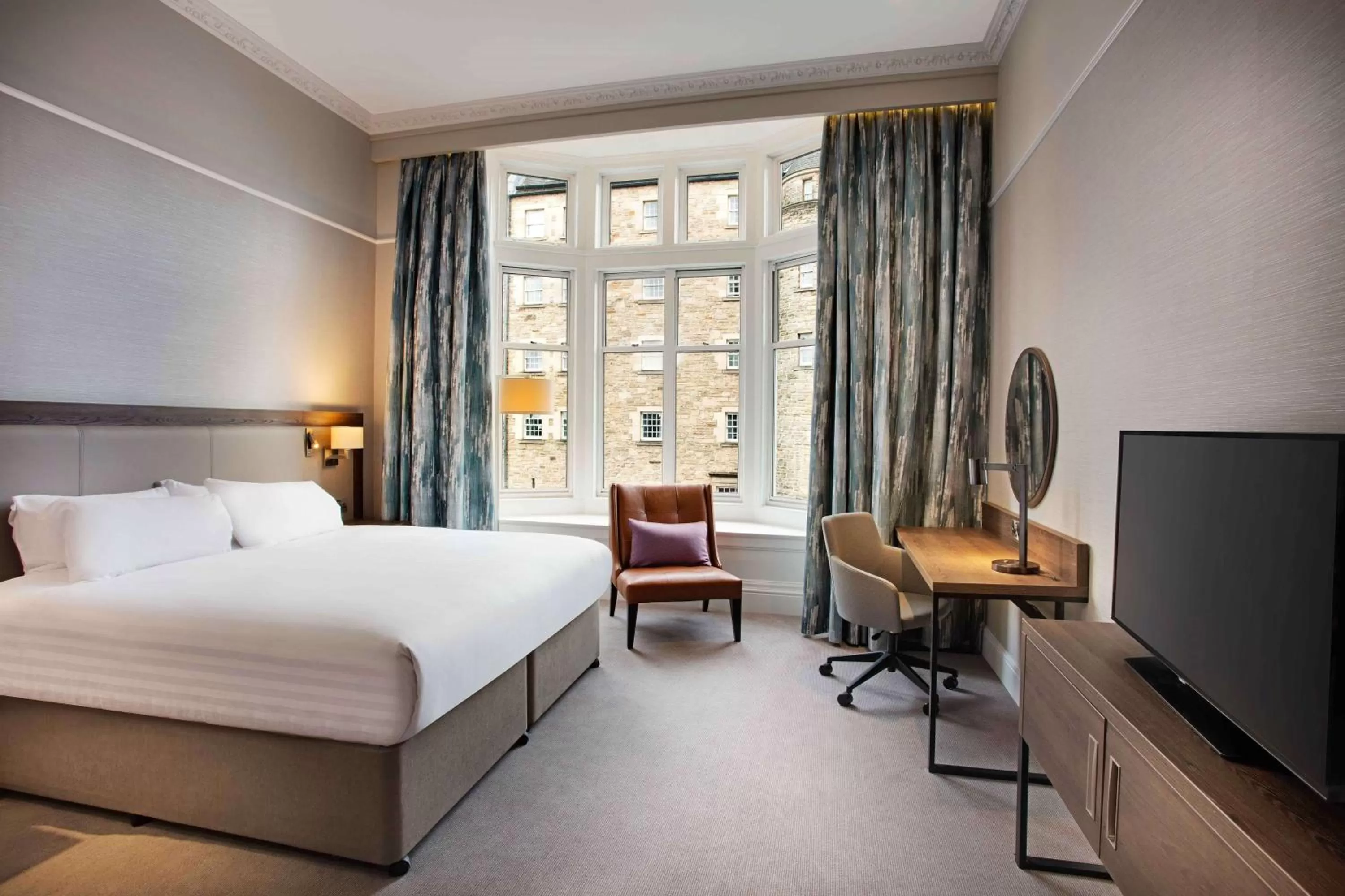 Deluxe King Room in Hilton Edinburgh Carlton