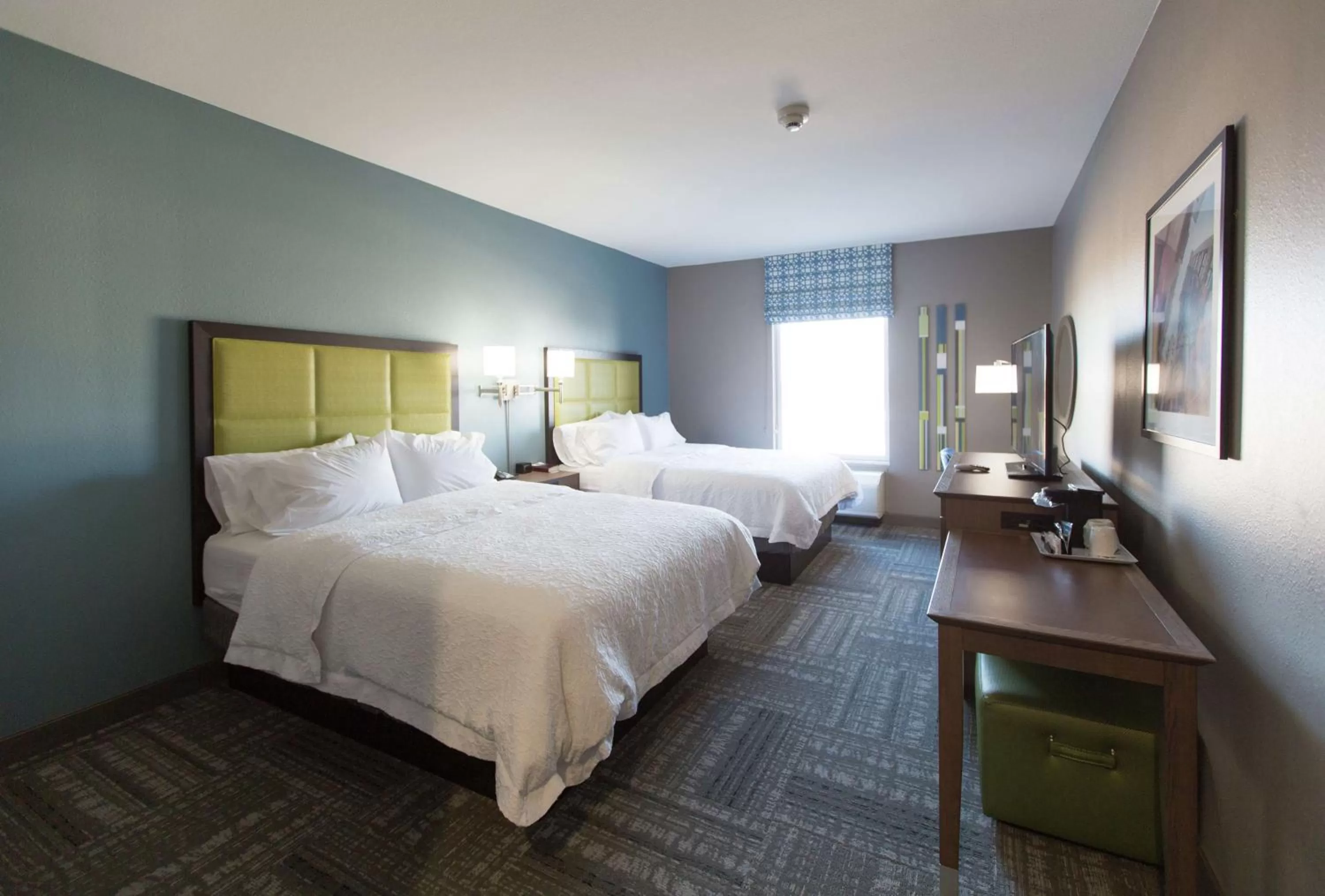 Queen Room with Two Queen Beds - Hearing Accessible with Tub in Hampton Inn & Suites Stroud