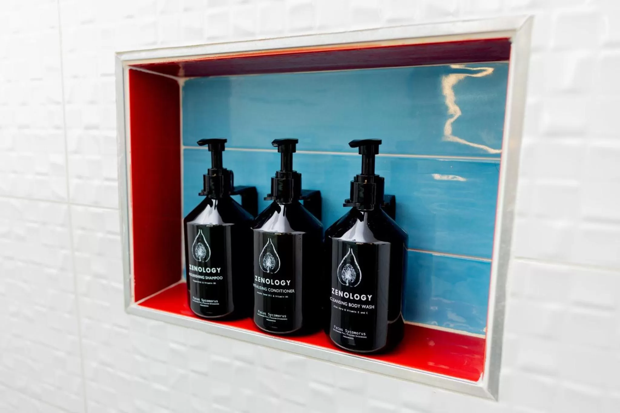 Standard King Room with River View in Hotel Indigo San Antonio Riverwalk by IHG