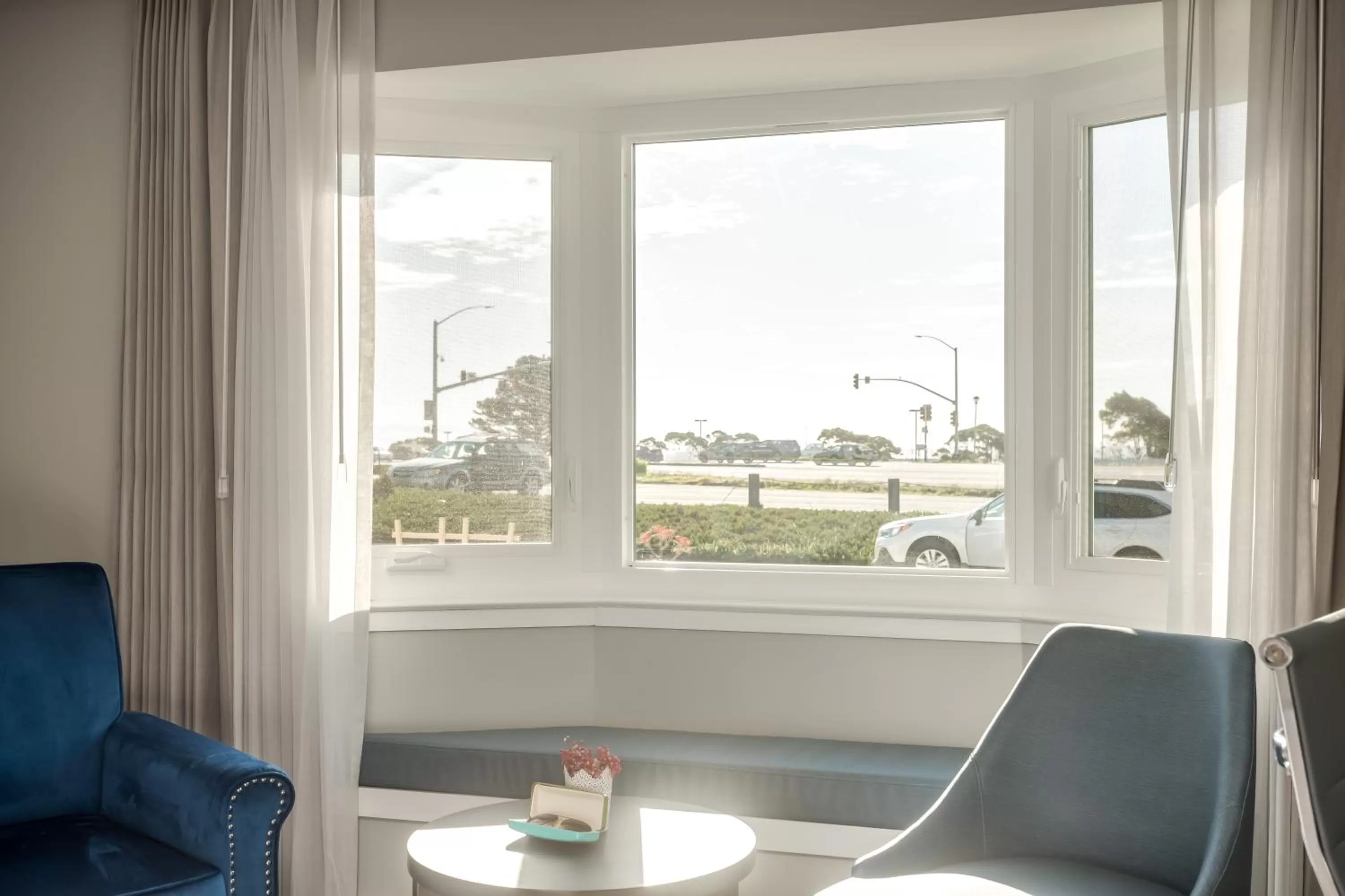 Deluxe Queen Room in Harbor View Inn