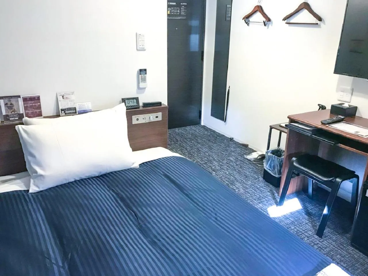 Double Room with Small Double Bed - single occupancy - Non-Smoking	 in HOTEL LiVEMAX Shinjuku Kabukicho-Meijidori