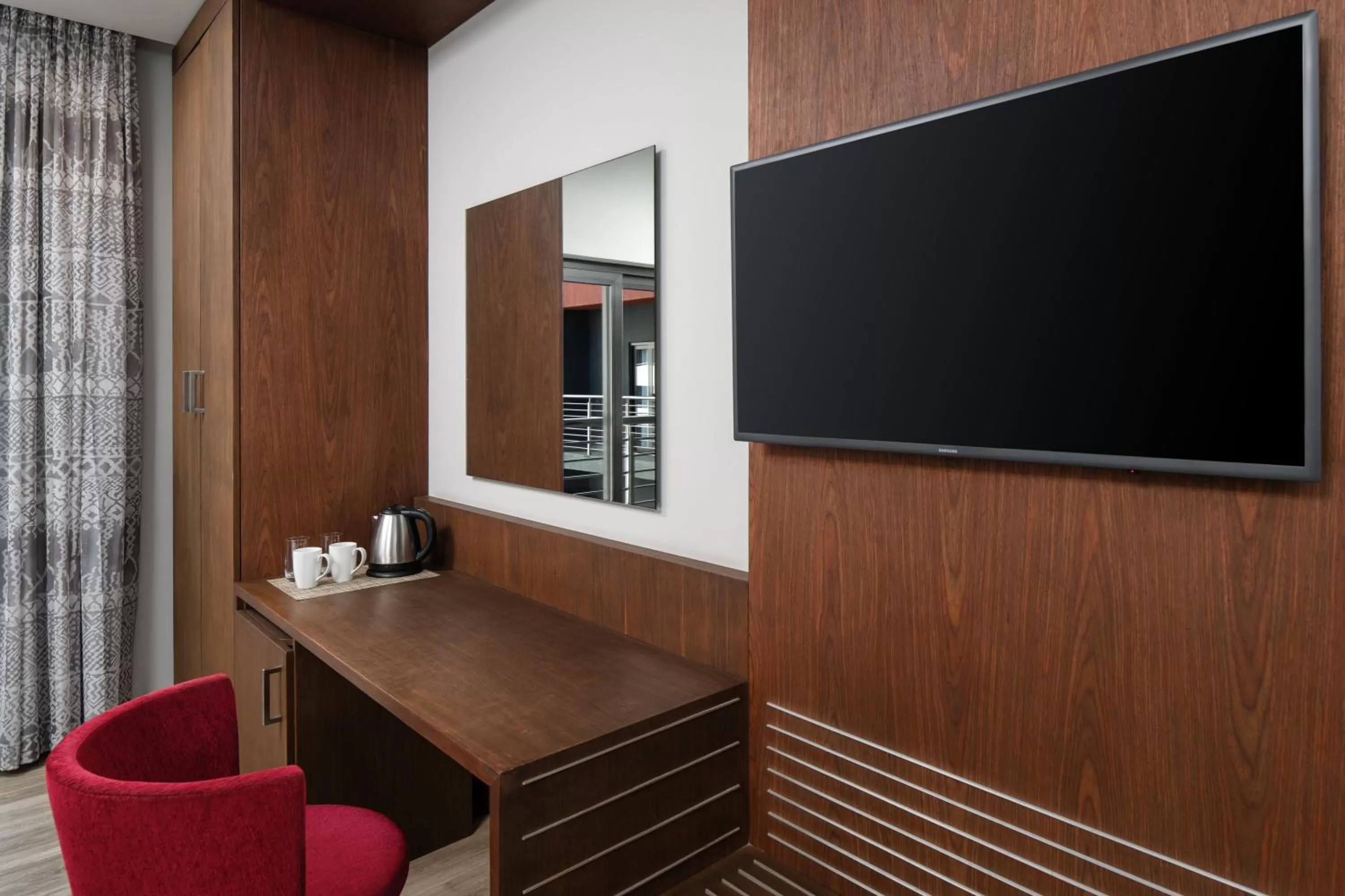 Premium Twin Room with City View in Crowne Plaza - Dar Es Salaam by IHG