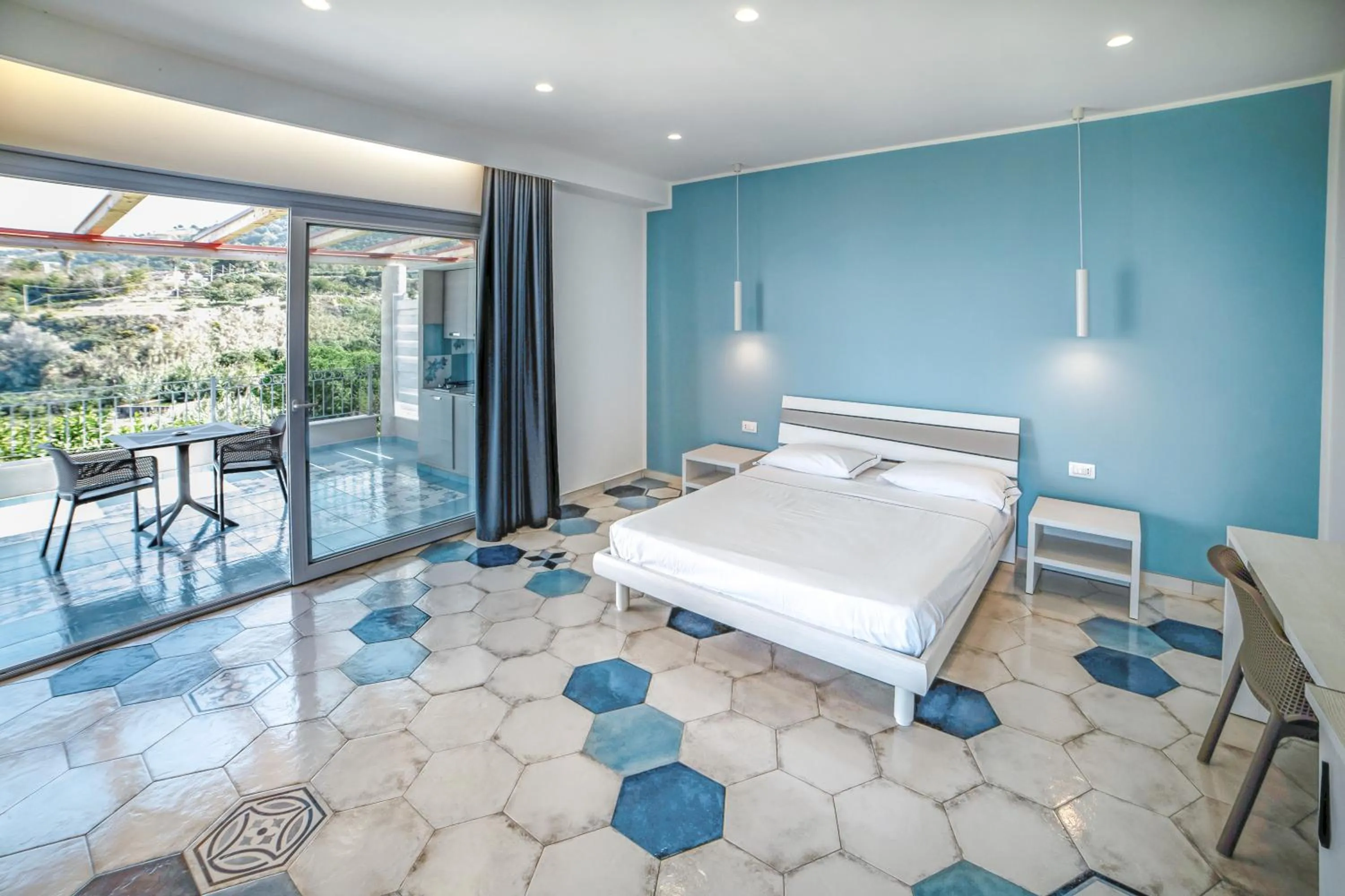 Deluxe Double Room with Sea View in Residence New Paradise