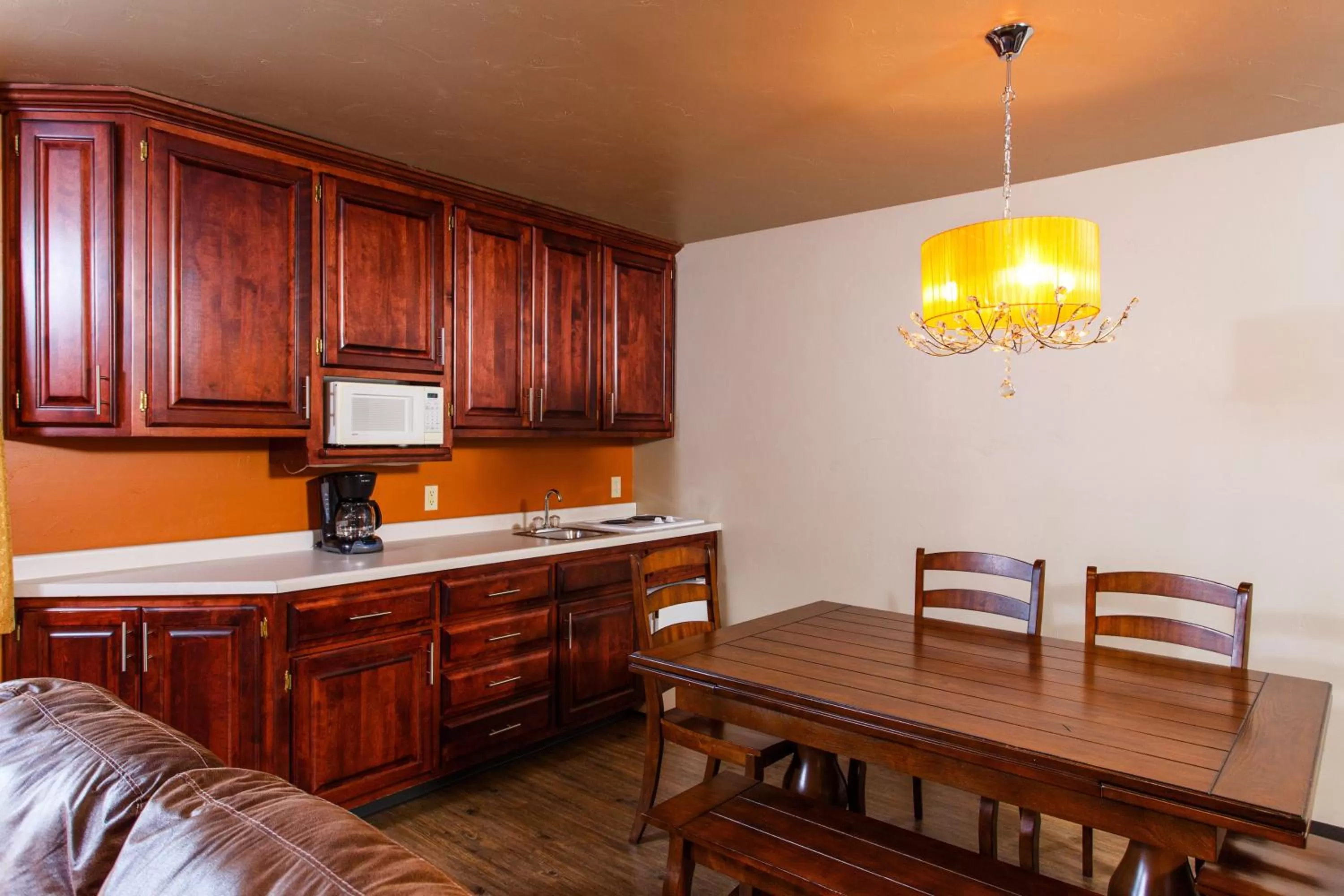 Deluxe Family Suite in Hotel J Green Bay