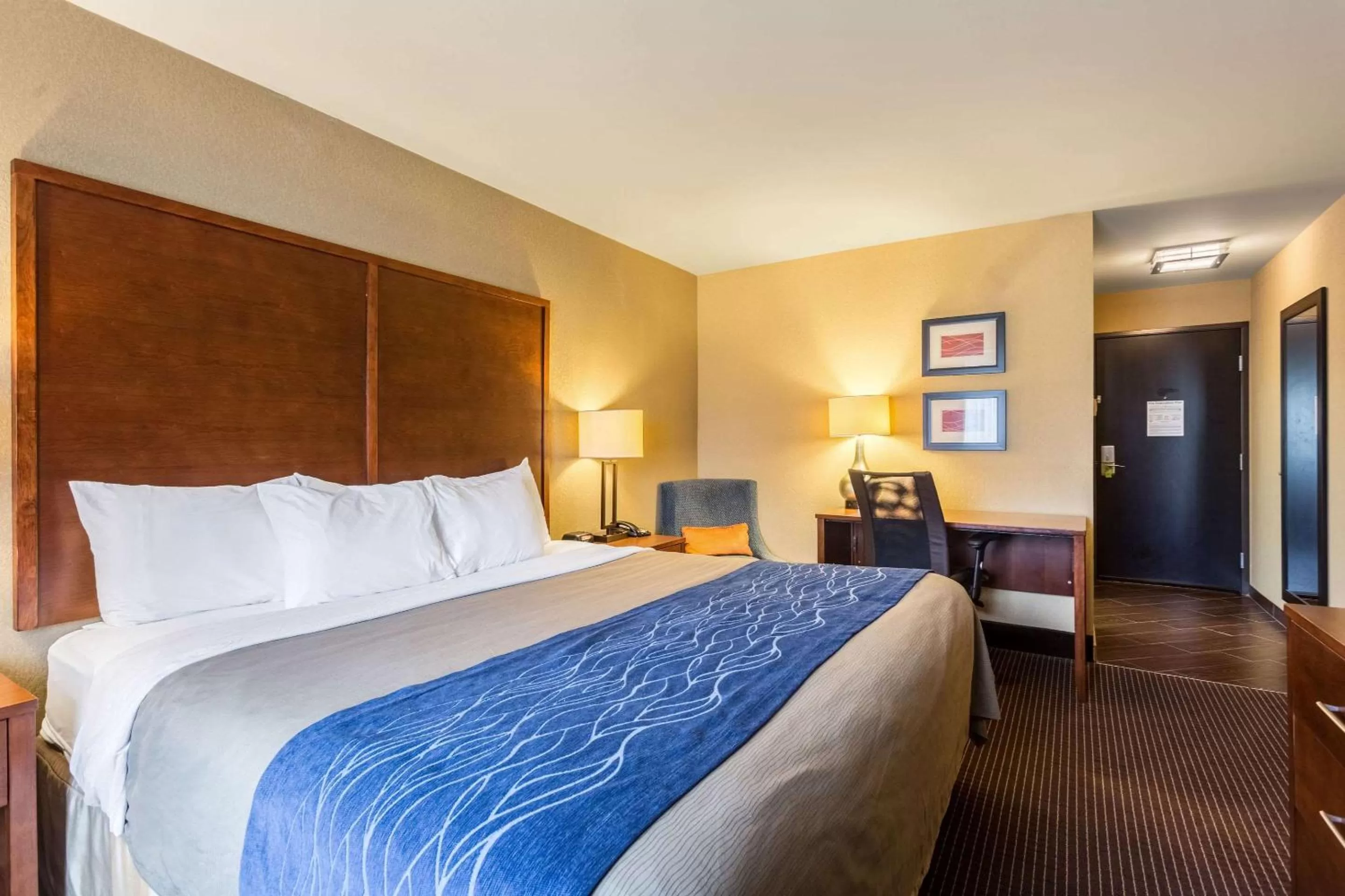 King Room - Accessible/Non-Smoking in Comfort Inn Tupelo Central