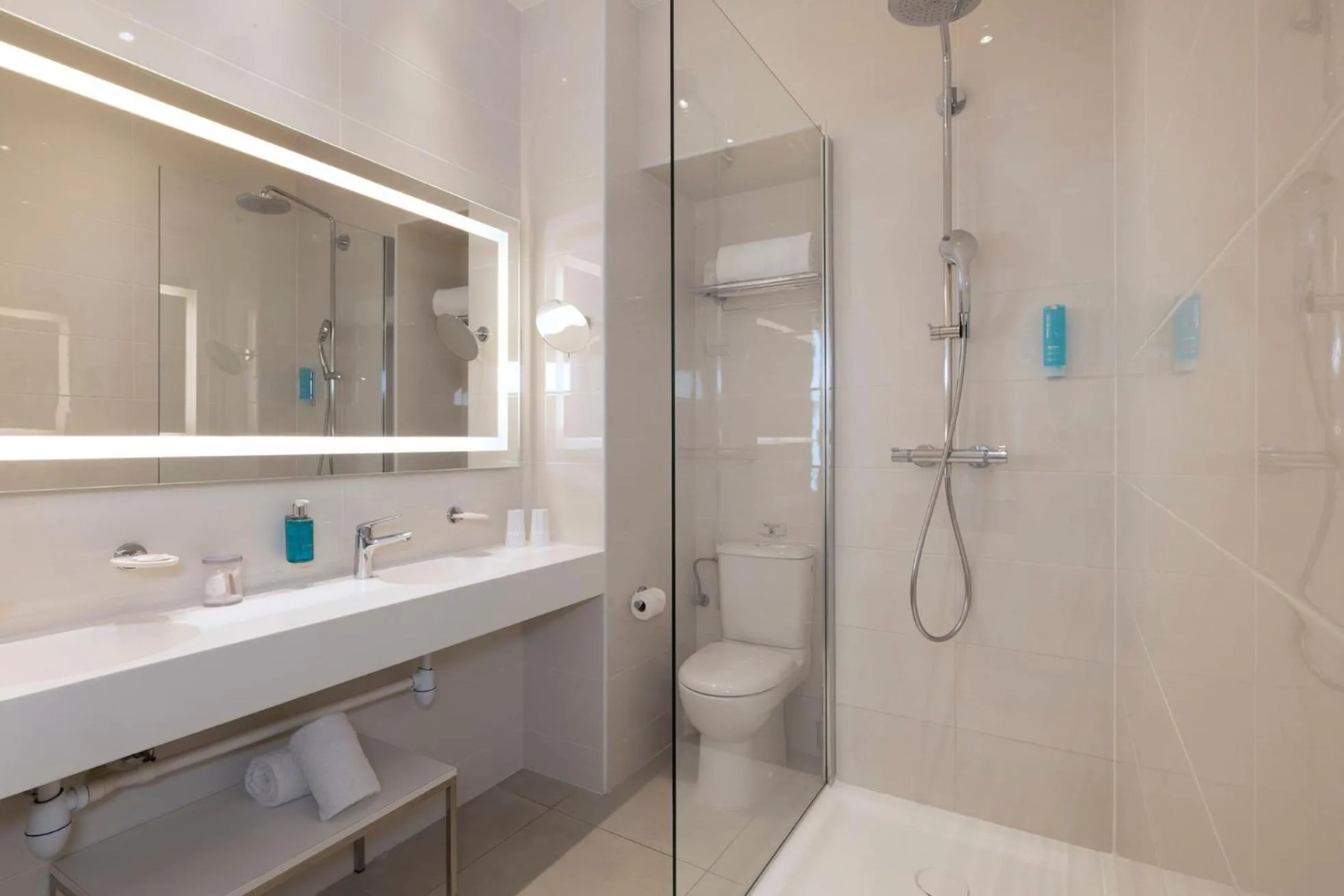 Junior Suite (without balcony) in Hotel 66 Nice