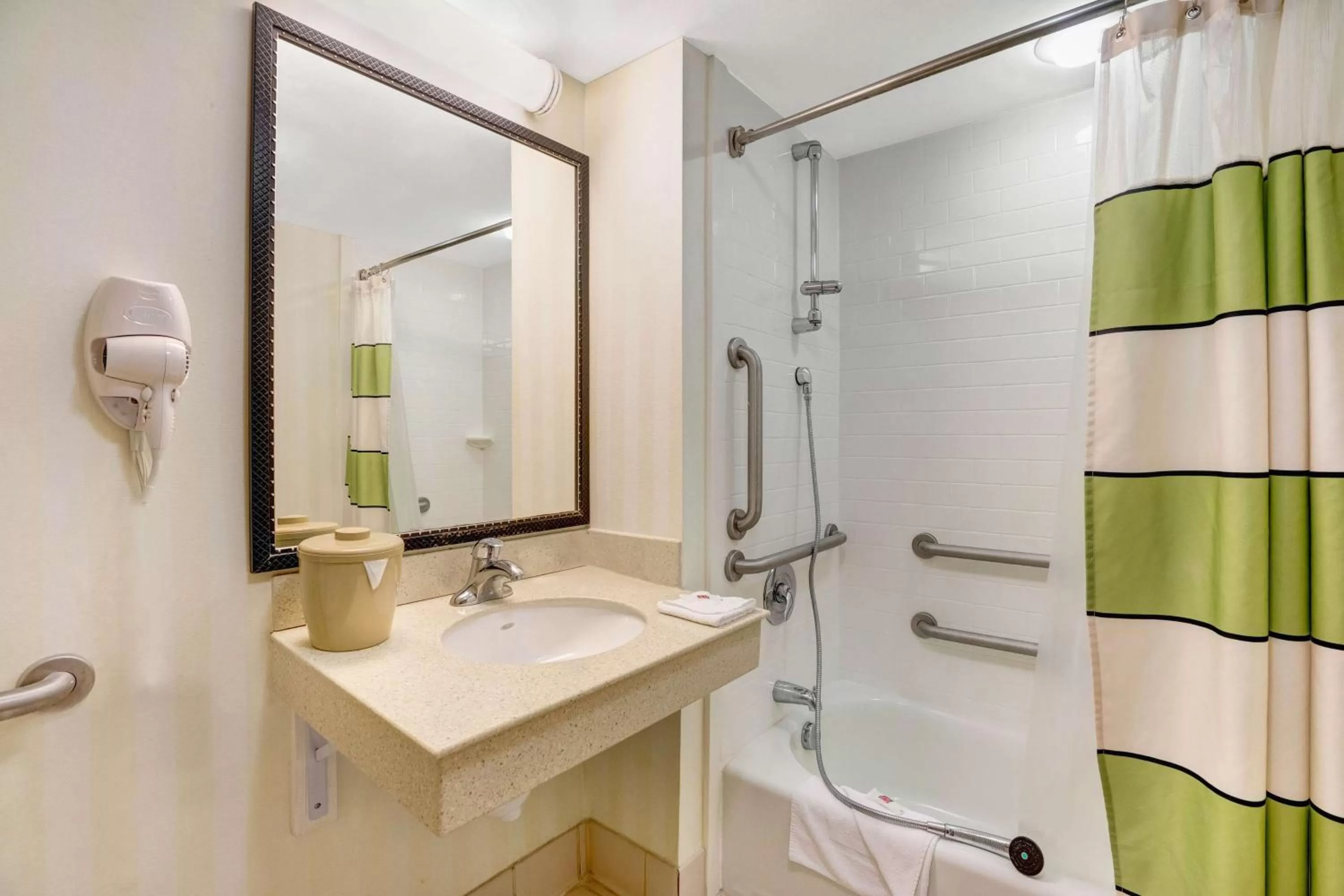 Deluxe Double Room - Non-Smoking in Motel 6-Milford, CT