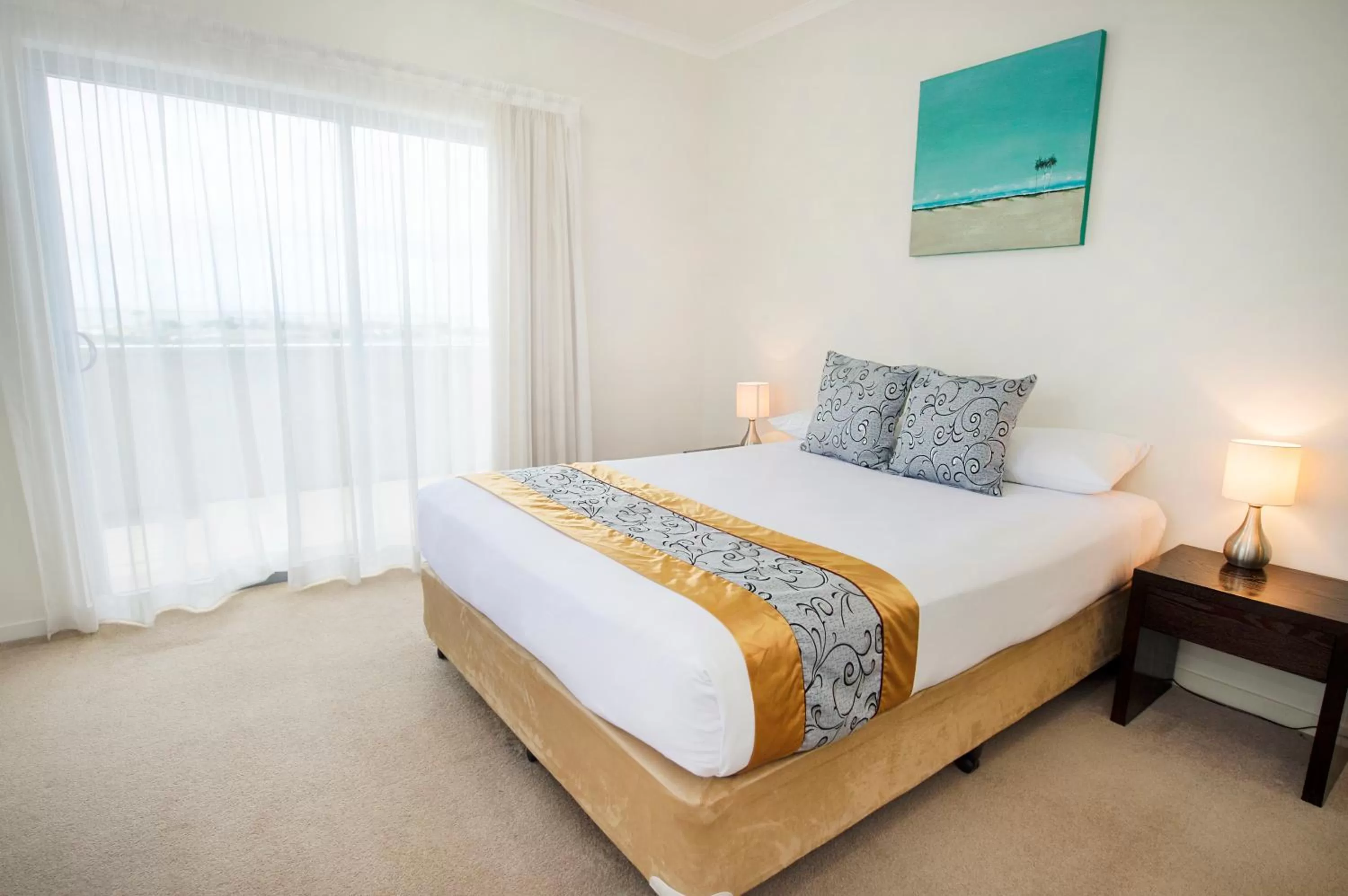One-Bedroom Apartment in Gladstone City Central Apartment Hotel Official