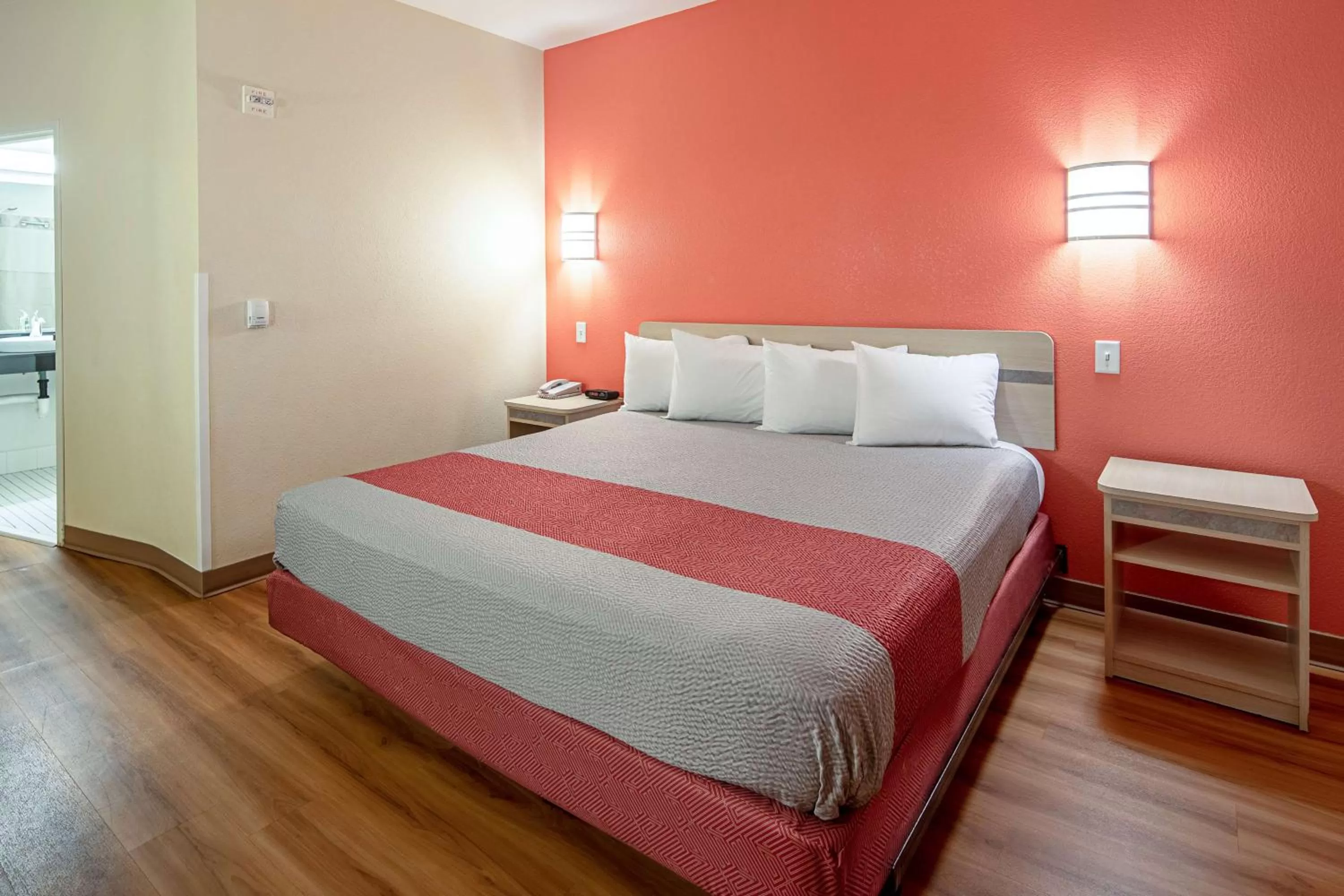 King Room - Disability Access - Non-Smoking in Motel 6-Anchorage, AK - Midtown