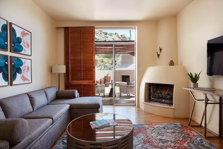 One-Bedroom Kiva Plunge Pool King Suite in Four Seasons Resort Scottsdale at Troon North