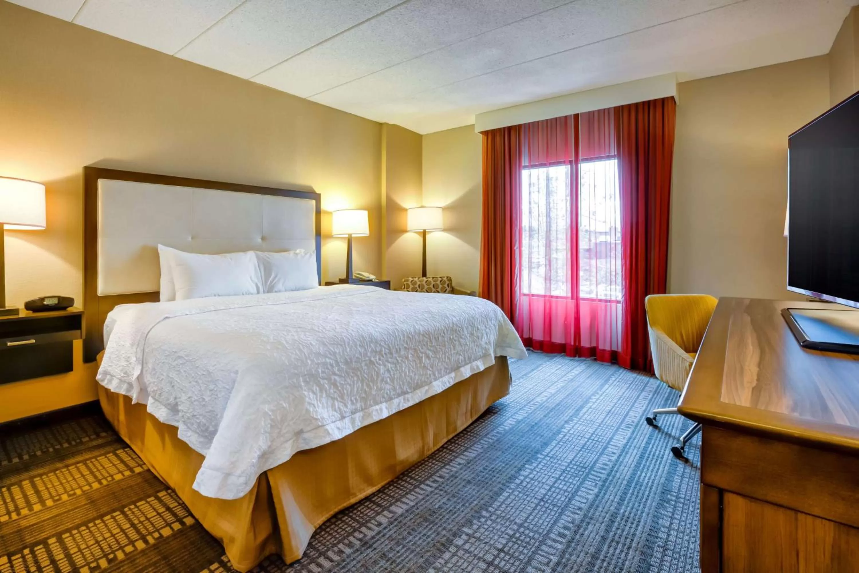 King Room in Hampton Inn Boston-Norwood