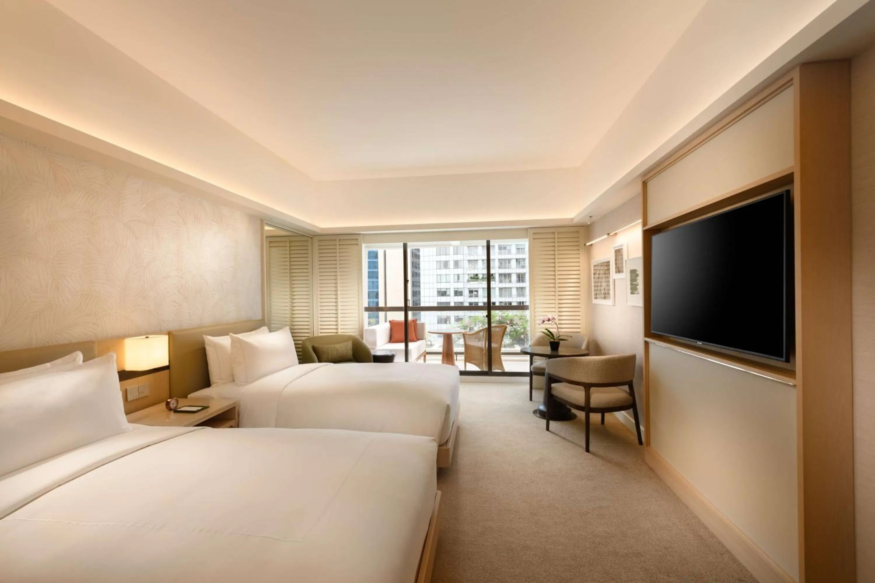 Twin Room with Balcony - Mobility Accessible in Conrad Singapore Orchard