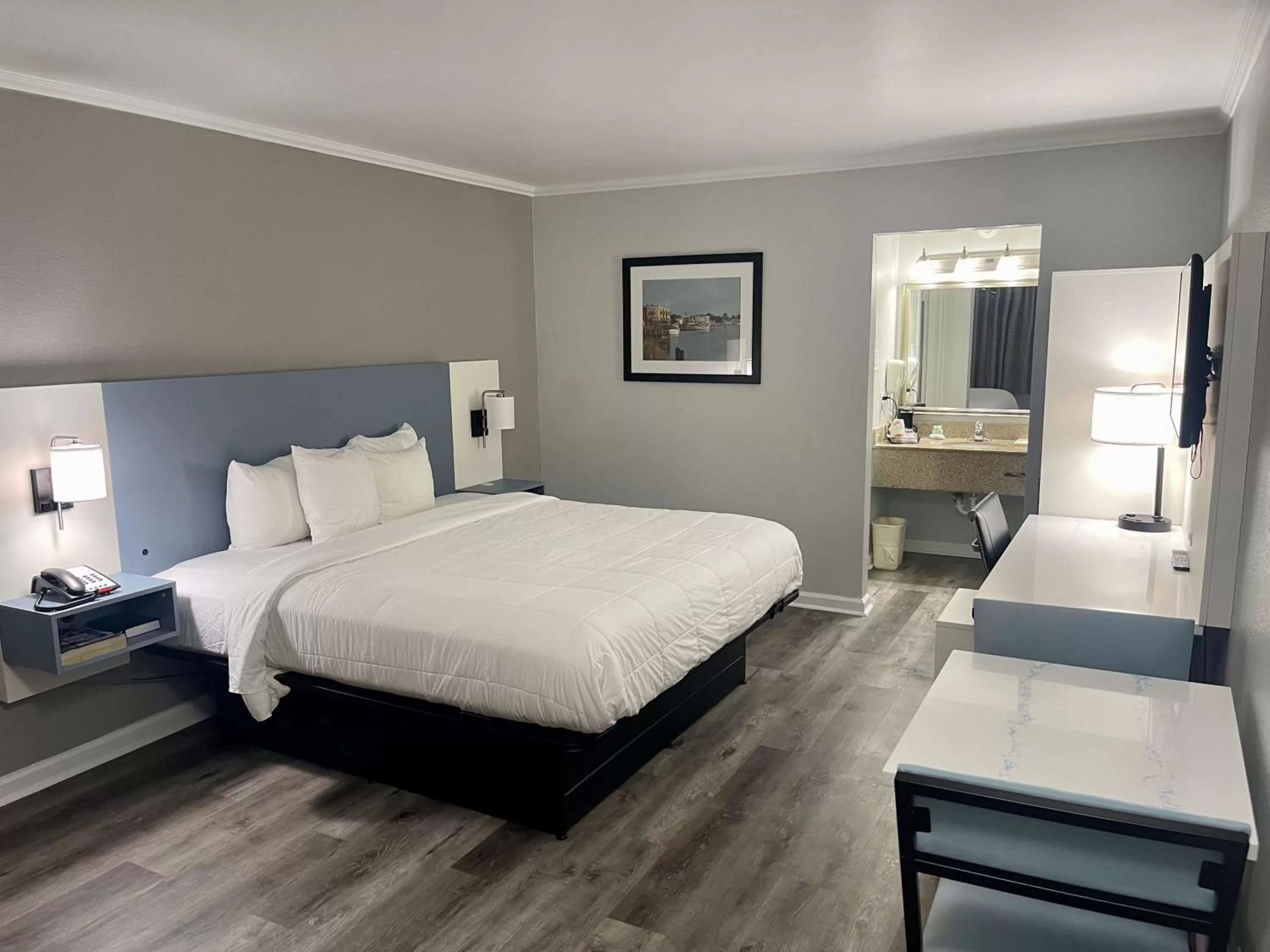 King Room - Accessible/Non-Smoking in Quality Inn & Suites Georgetown