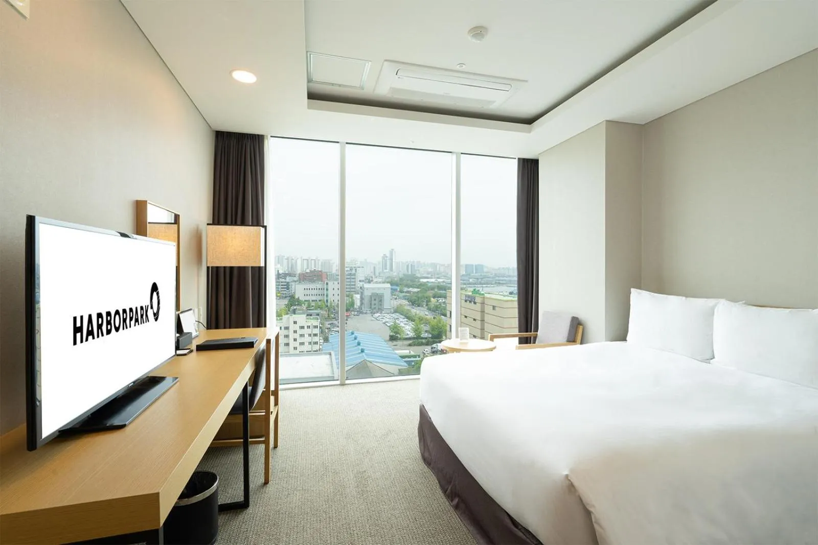 Deluxe Double Room - City View  in Harbor Park Hotel