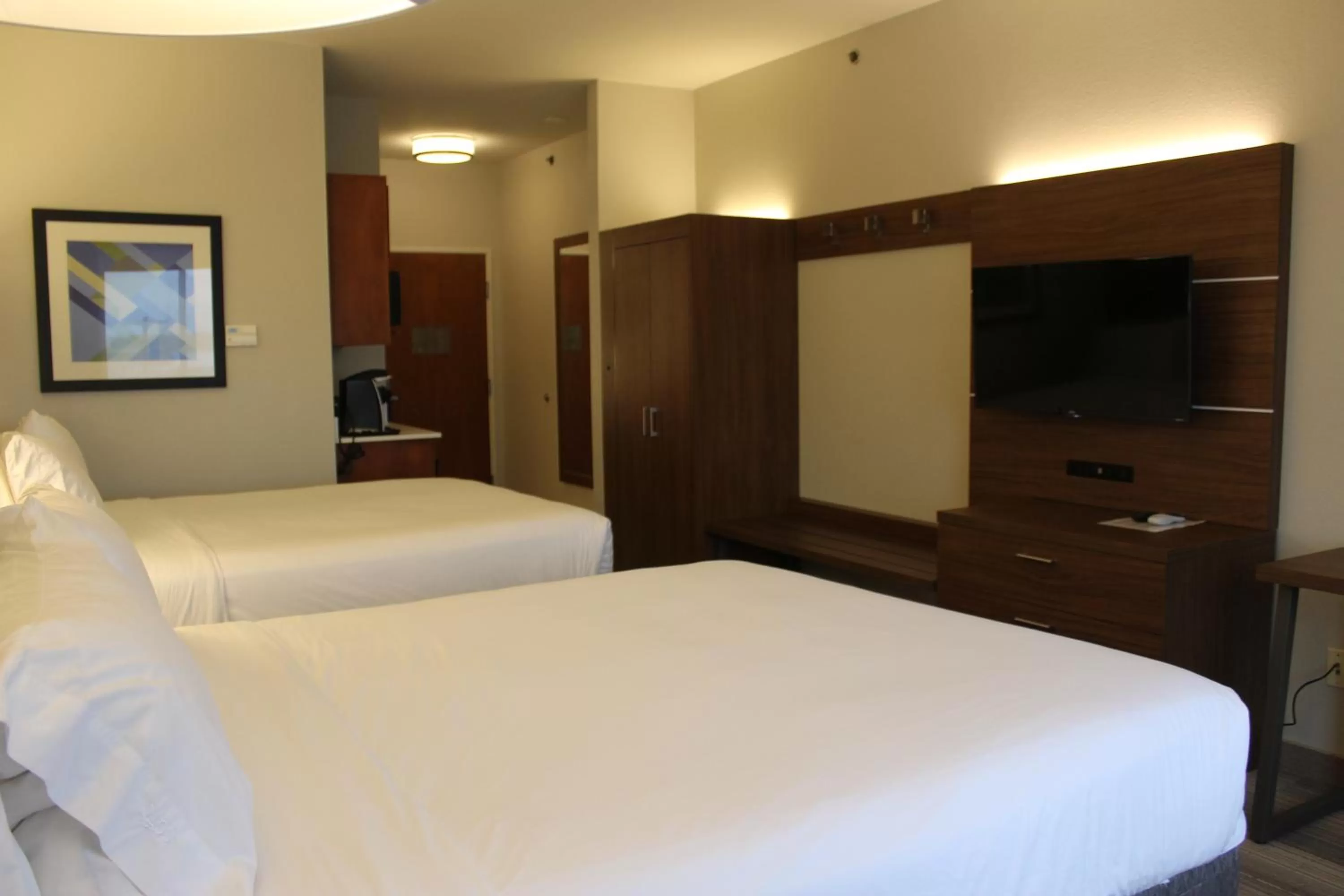 Standard Room in Holiday Inn Express Hotel & Suites Mansfield by IHG