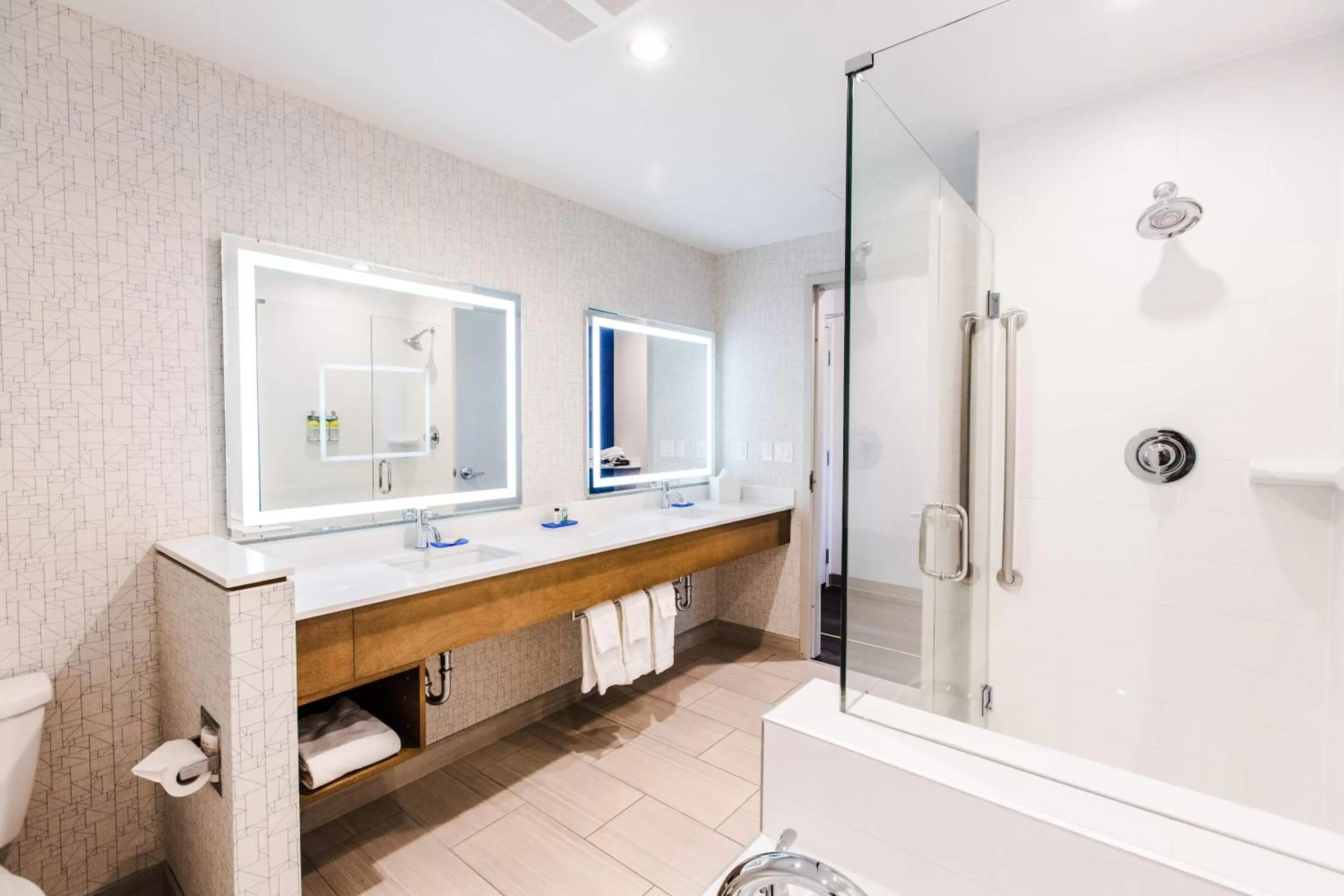 King Suite with Jetted Tub in Holiday Inn Express & Suites - West Edmonton-Mall Area by IHG