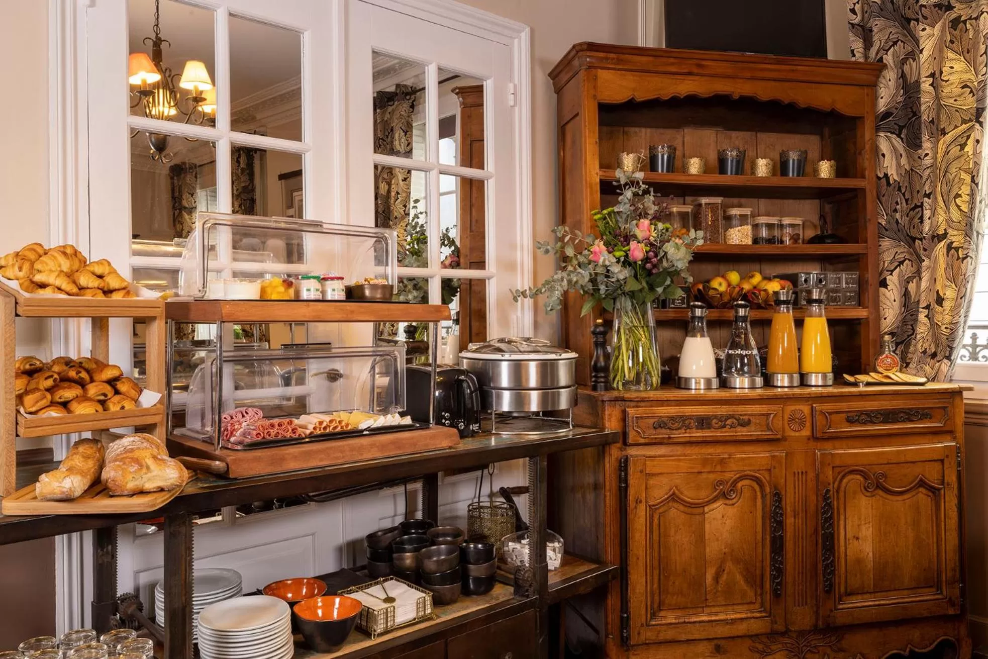 Breakfast in Chatillon Paris Montparnasse