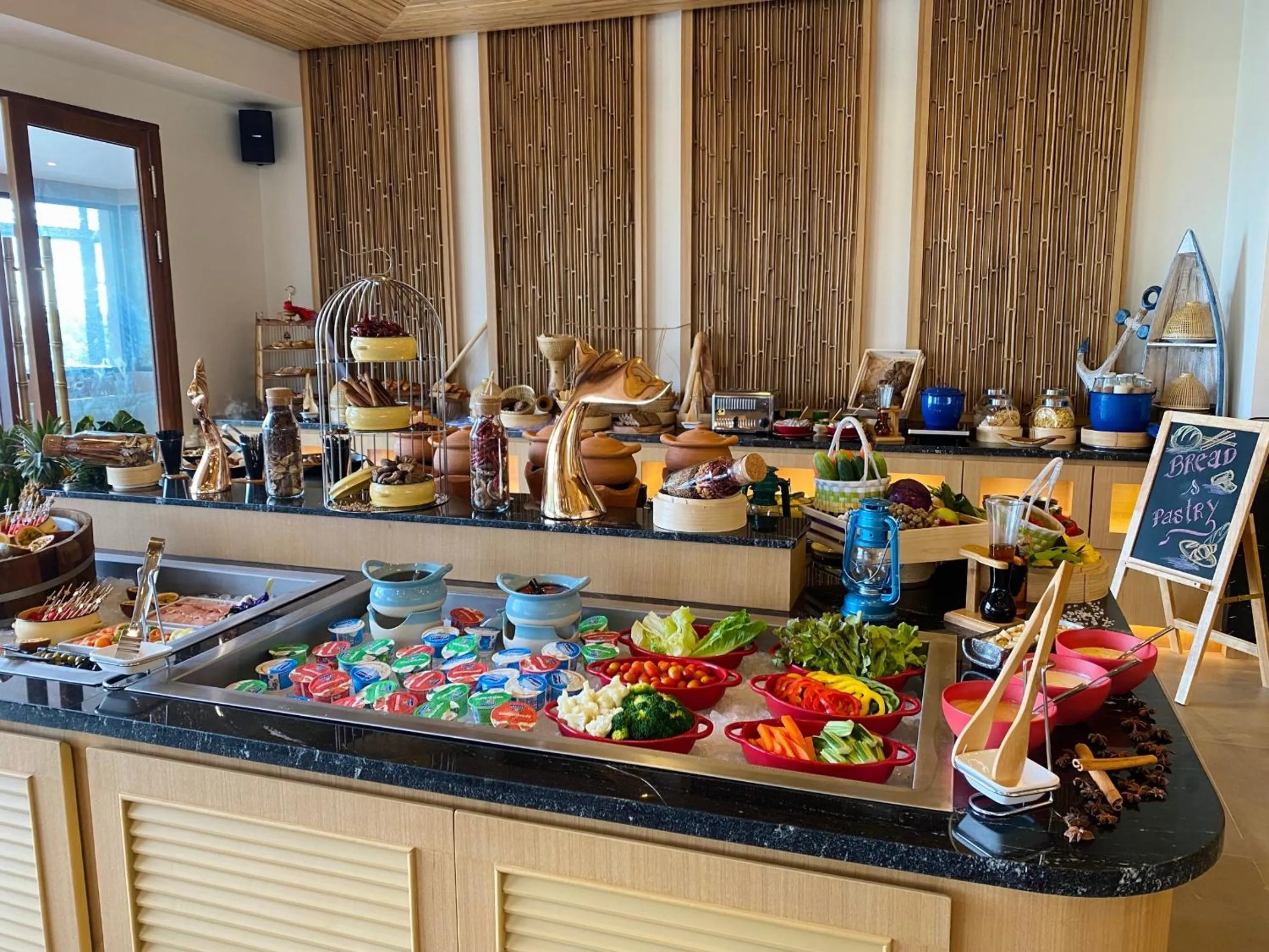 Restaurant/places to eat in SINAE Phuket Luxury Hotel