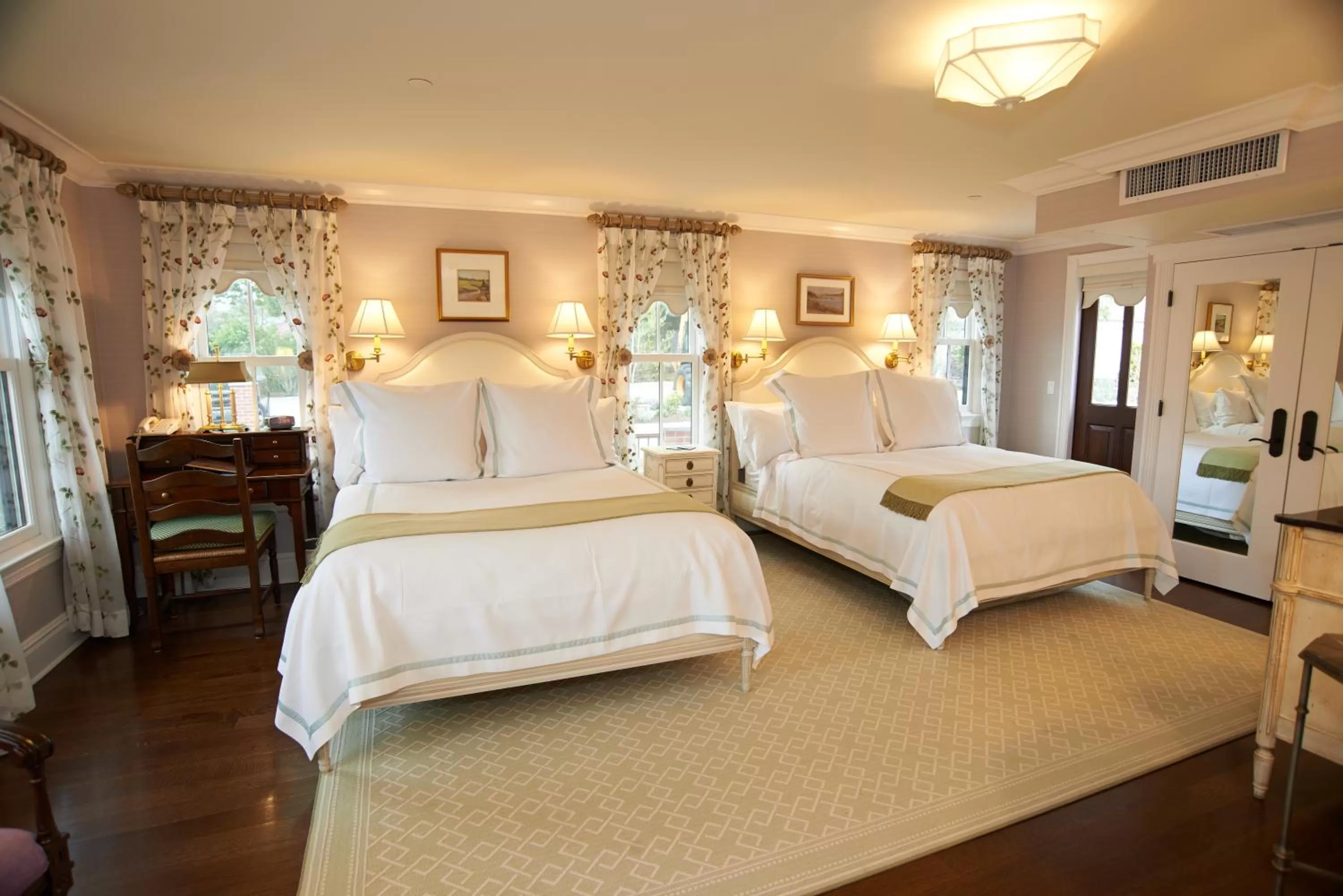 Quadruple Room with Garden View in Saybrook Point Resort & Marina
