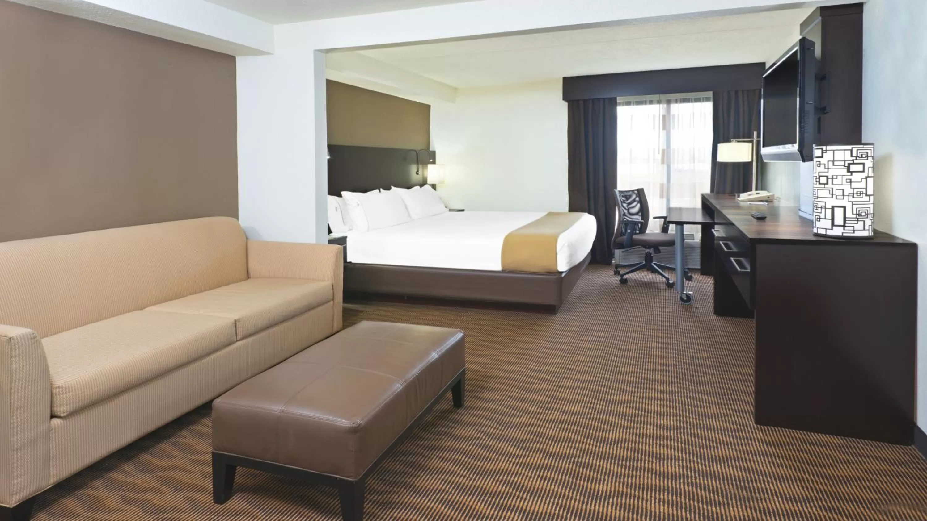 King Suite - Non-Smoking in Holiday Inn Express Hotel & Suites Colby by IHG