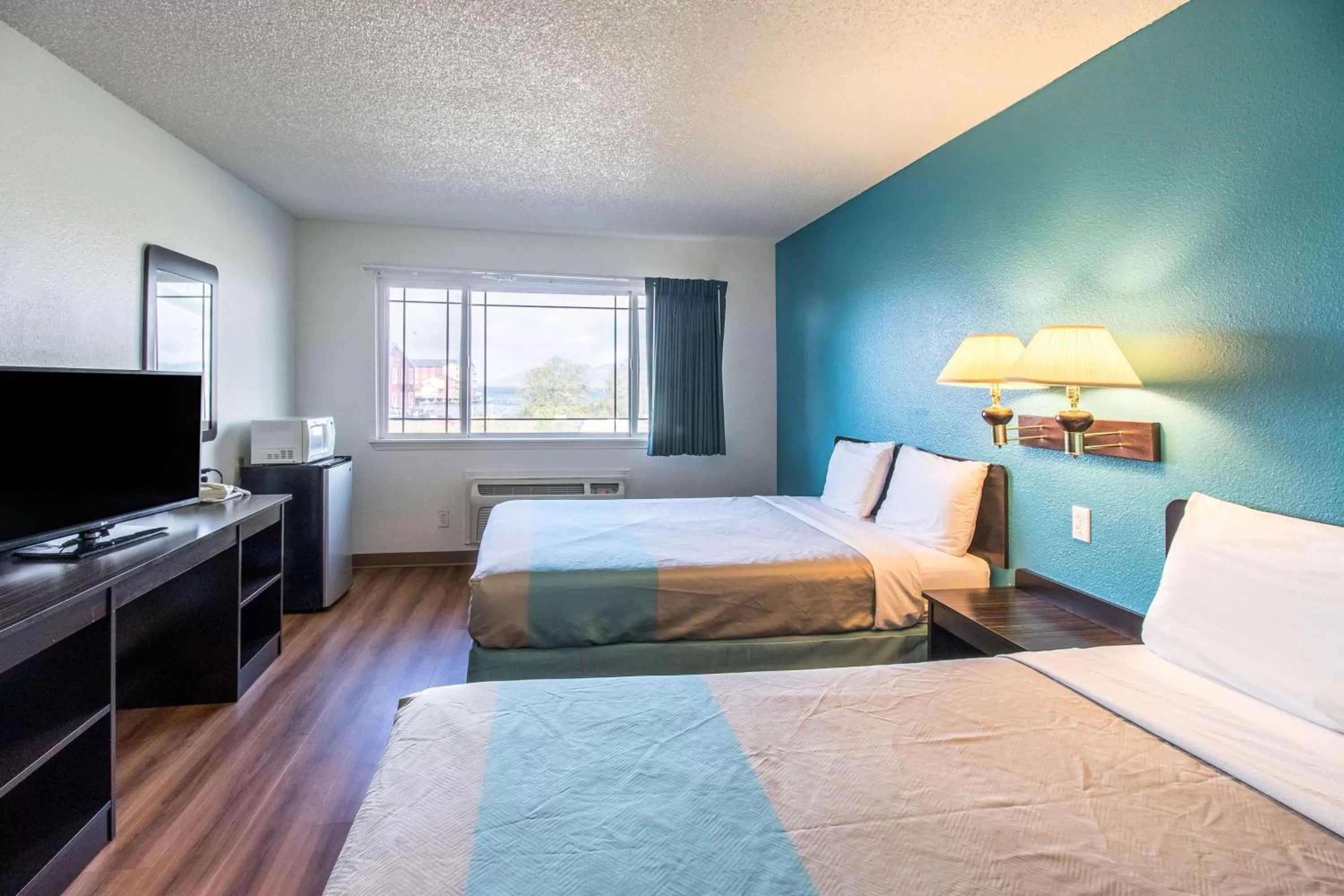 Queen Room with Two Queen Beds - Disability Access in Motel 6-Astoria, OR