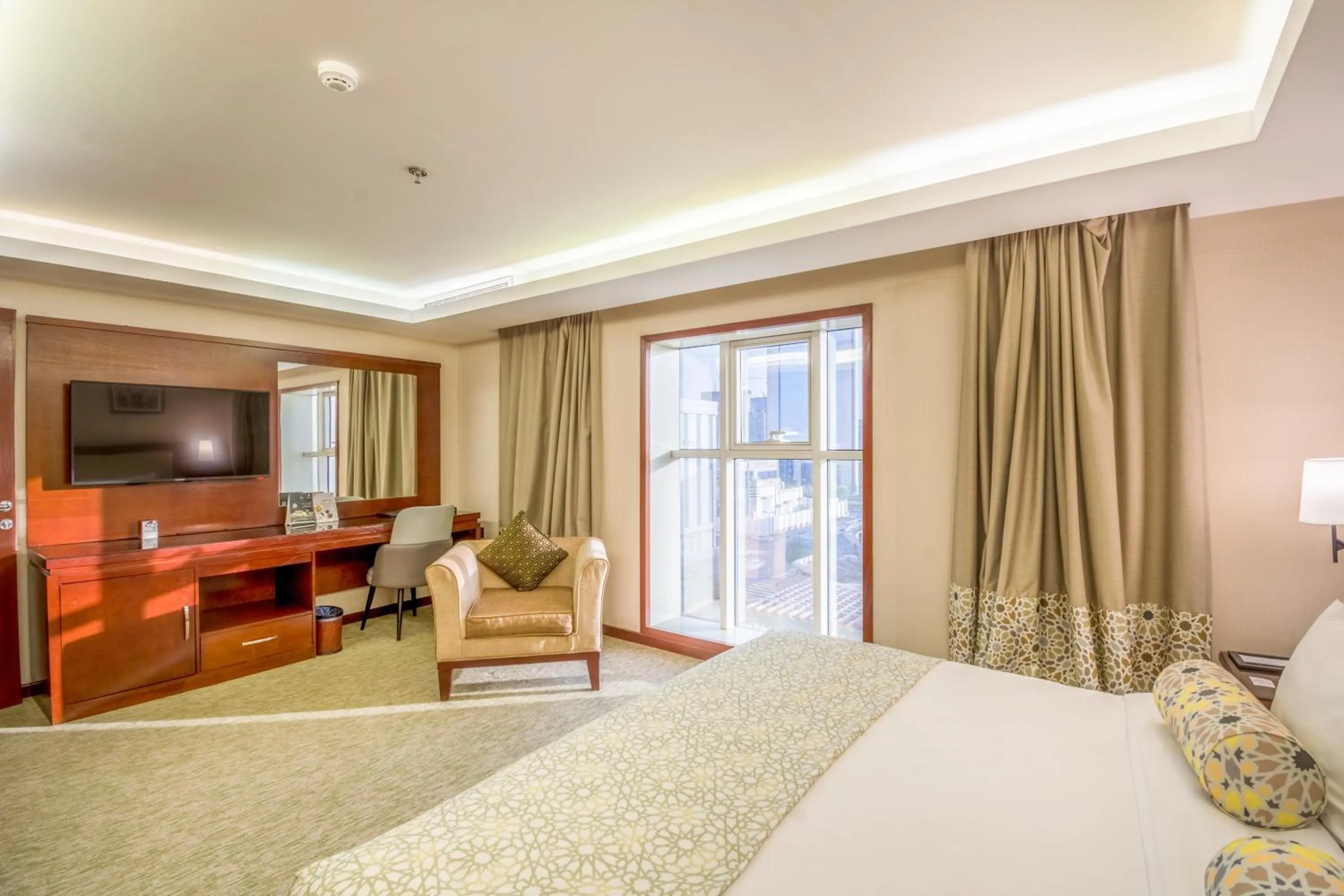 Deluxe King Suite in Grand Plaza Hotel - Dhabab Riyadh