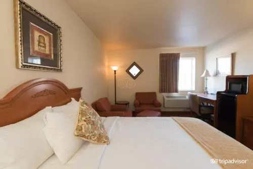Deluxe King Suite in All American Inn & Suites Branson
