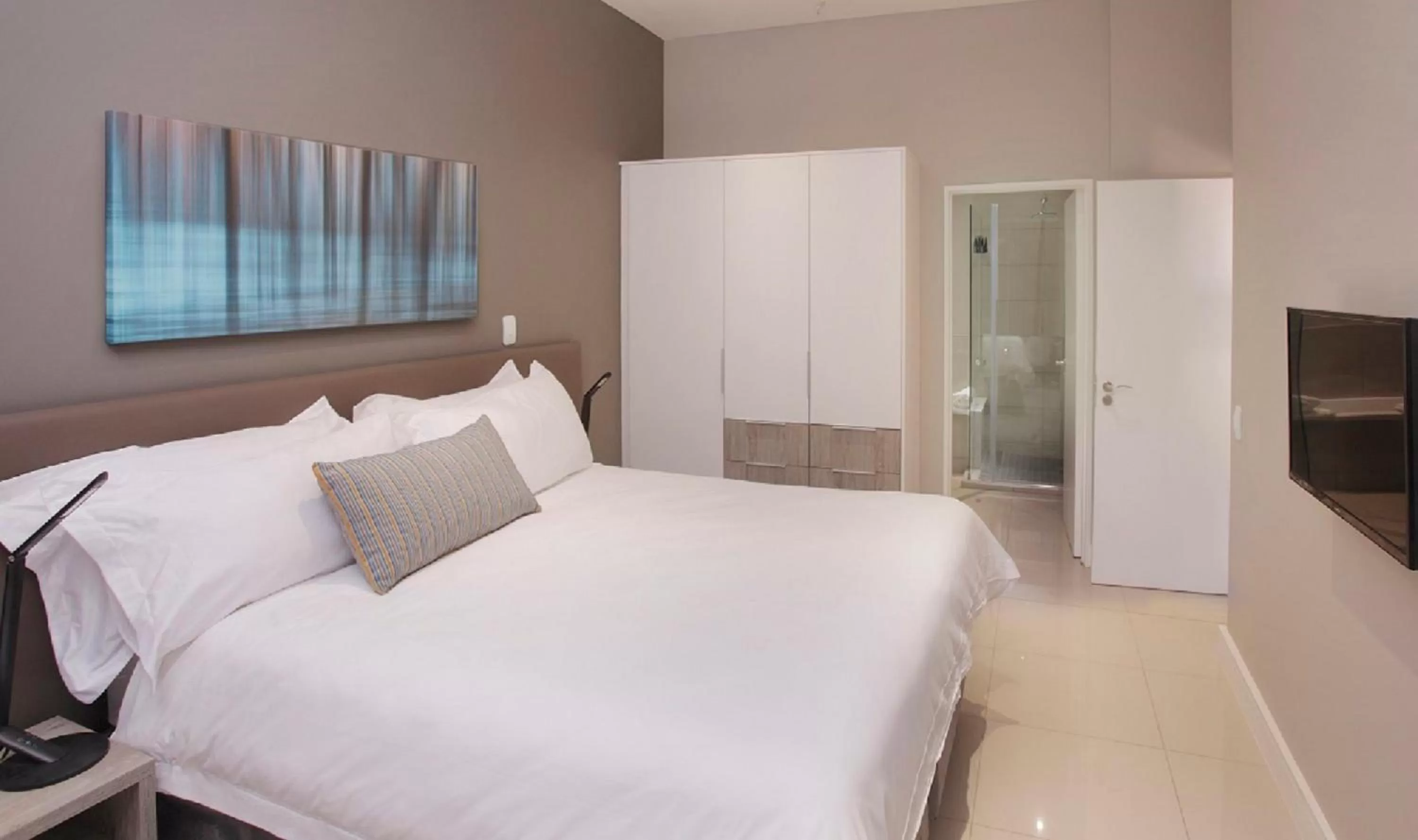 Two-Bedroom Apartment in The Capital on Bath