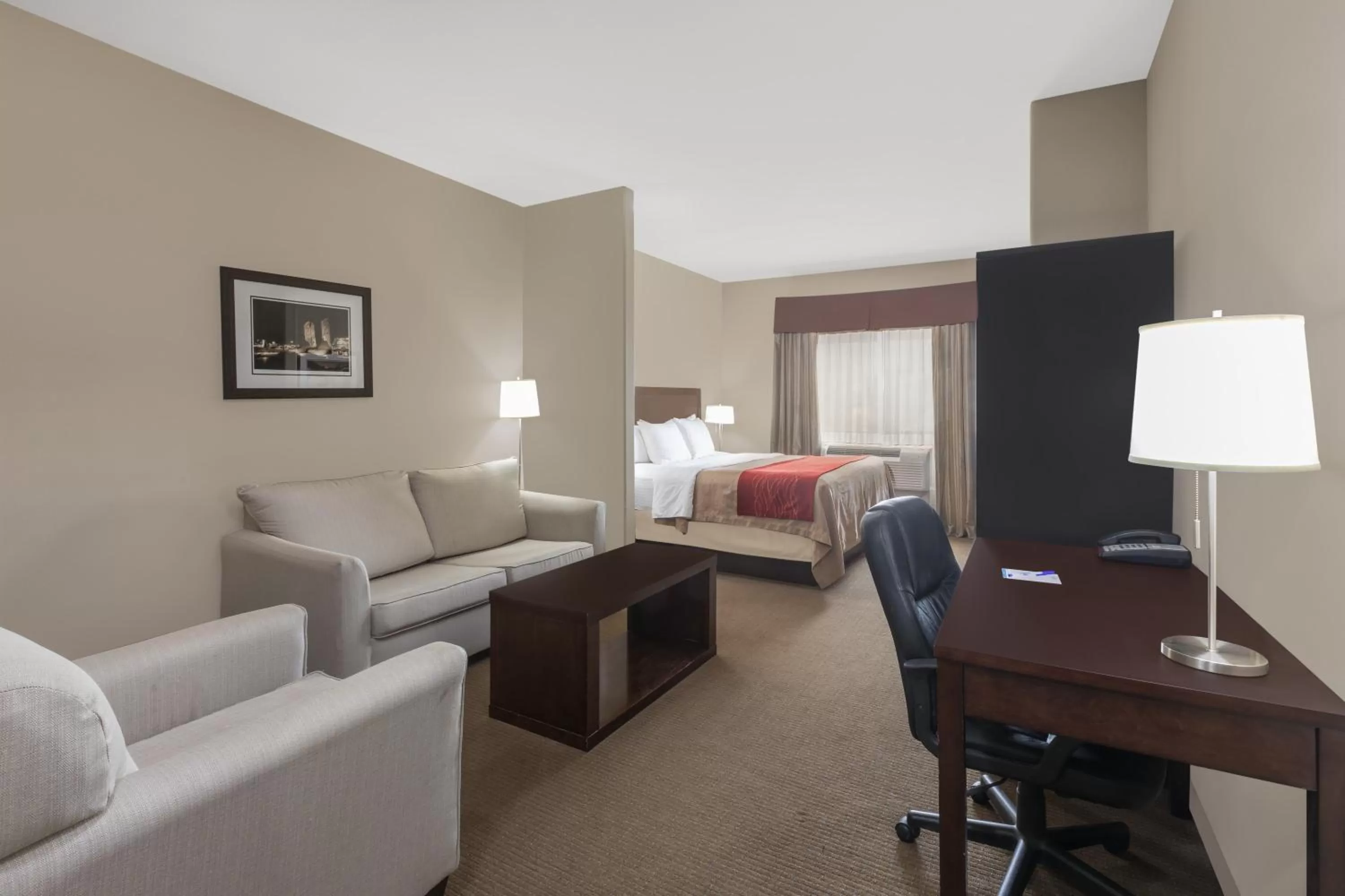 King One-Bedroom Suite with Kitchen, Non-Smoking in Baymont by Wyndham Columbus