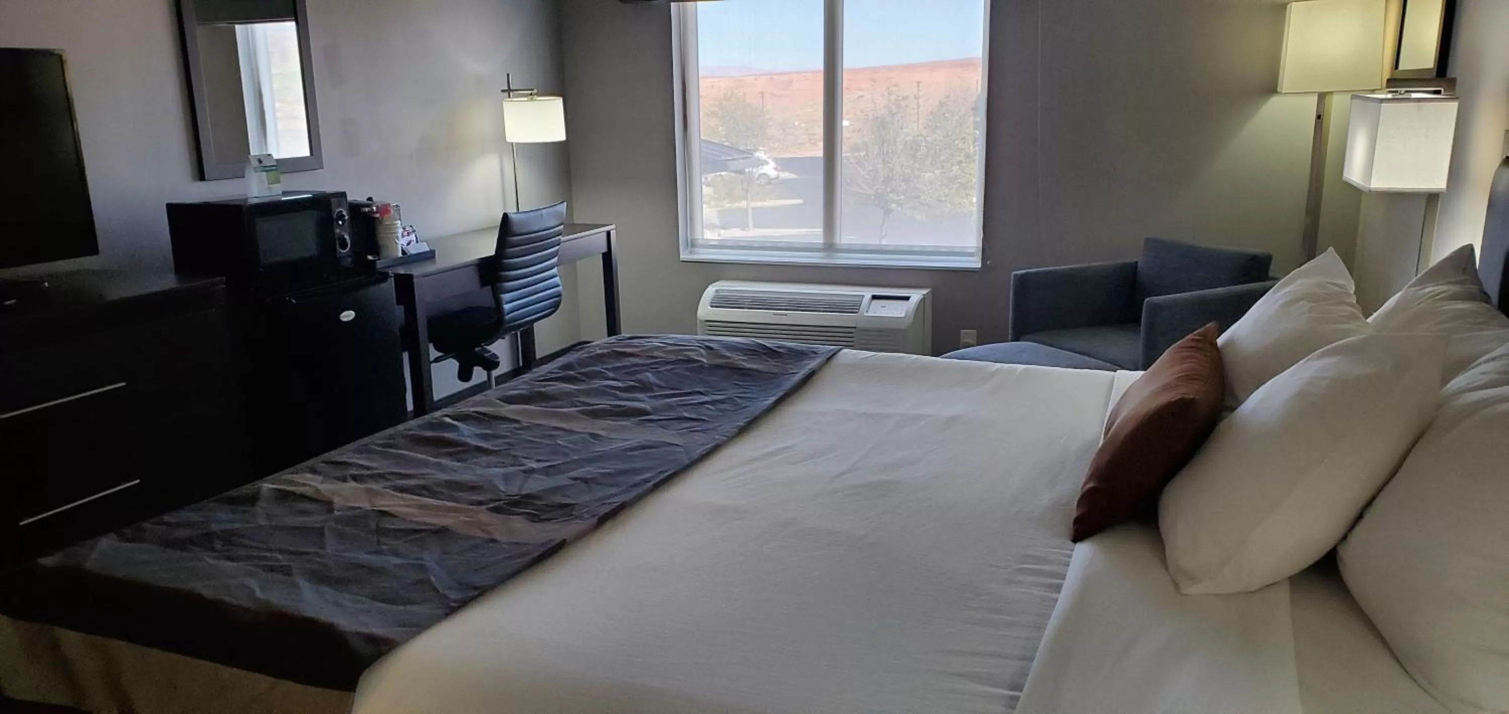 Superior King Room - Non-Smoking in Wingate by Wyndham Page Lake Powell