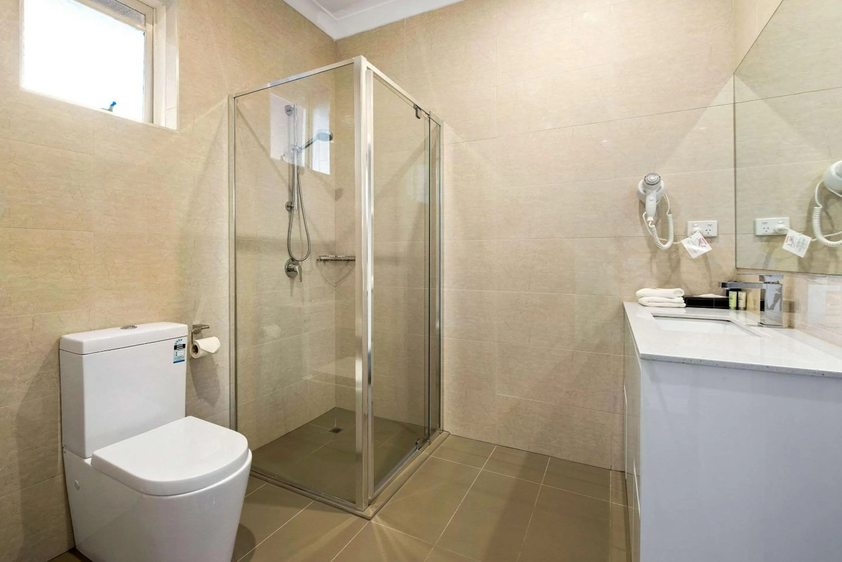 Standard Queen Room - Non-Smoking in Comfort Hotel Dandenong