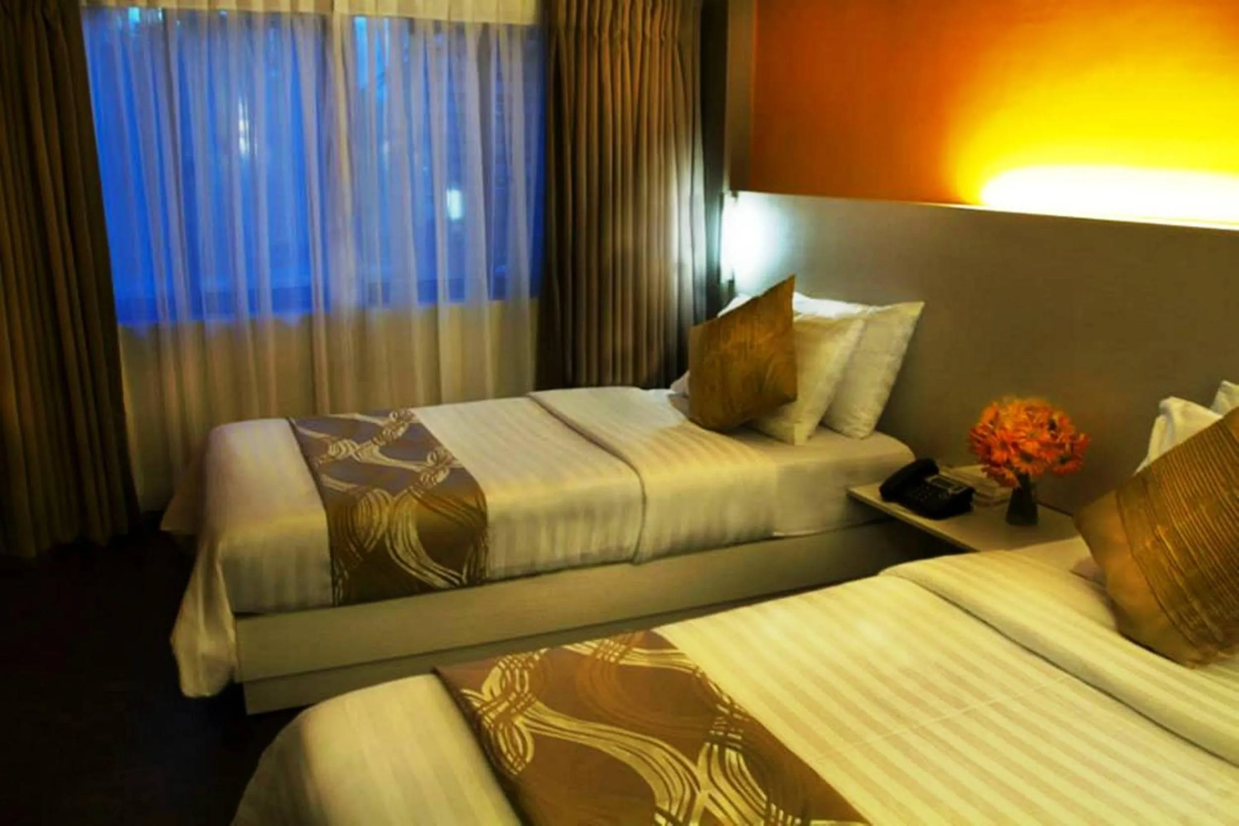 Superior Twin Room in Pillows Hotel Cebu