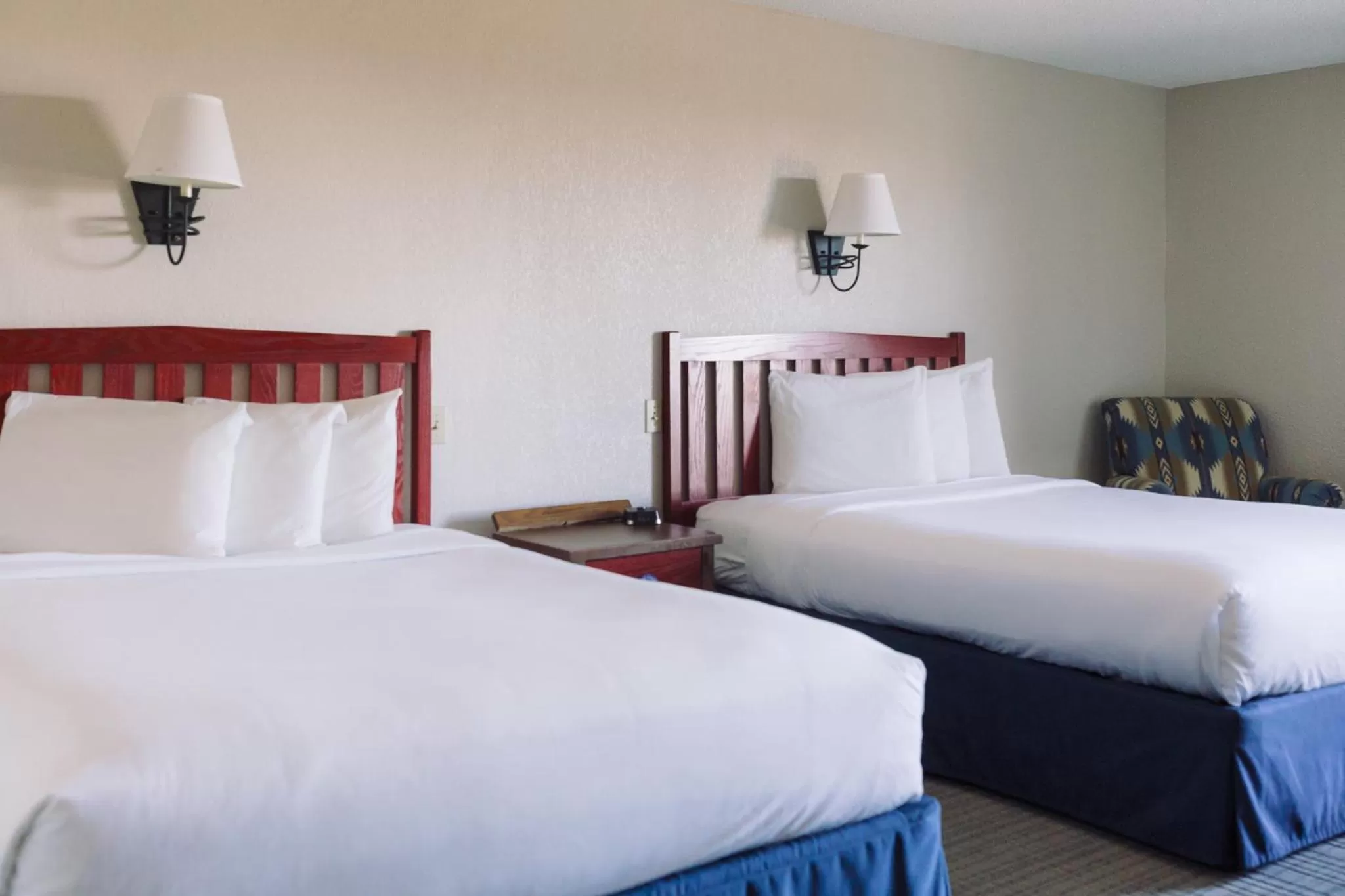 Queen Room with Two Queen Beds in Wildwood Lodge & Suites