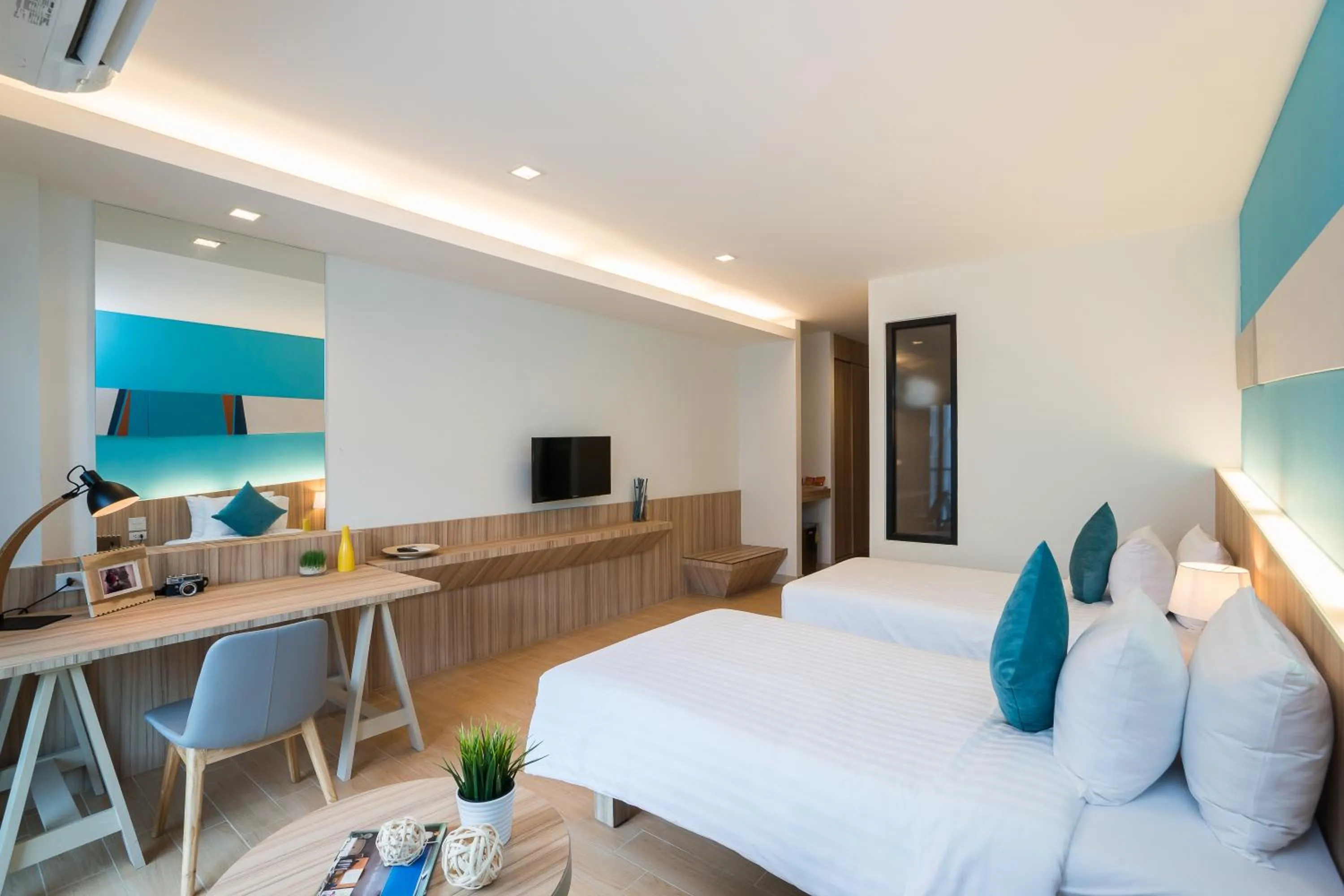 Deluxe City View Twin in J Inspired Hotel Pattaya