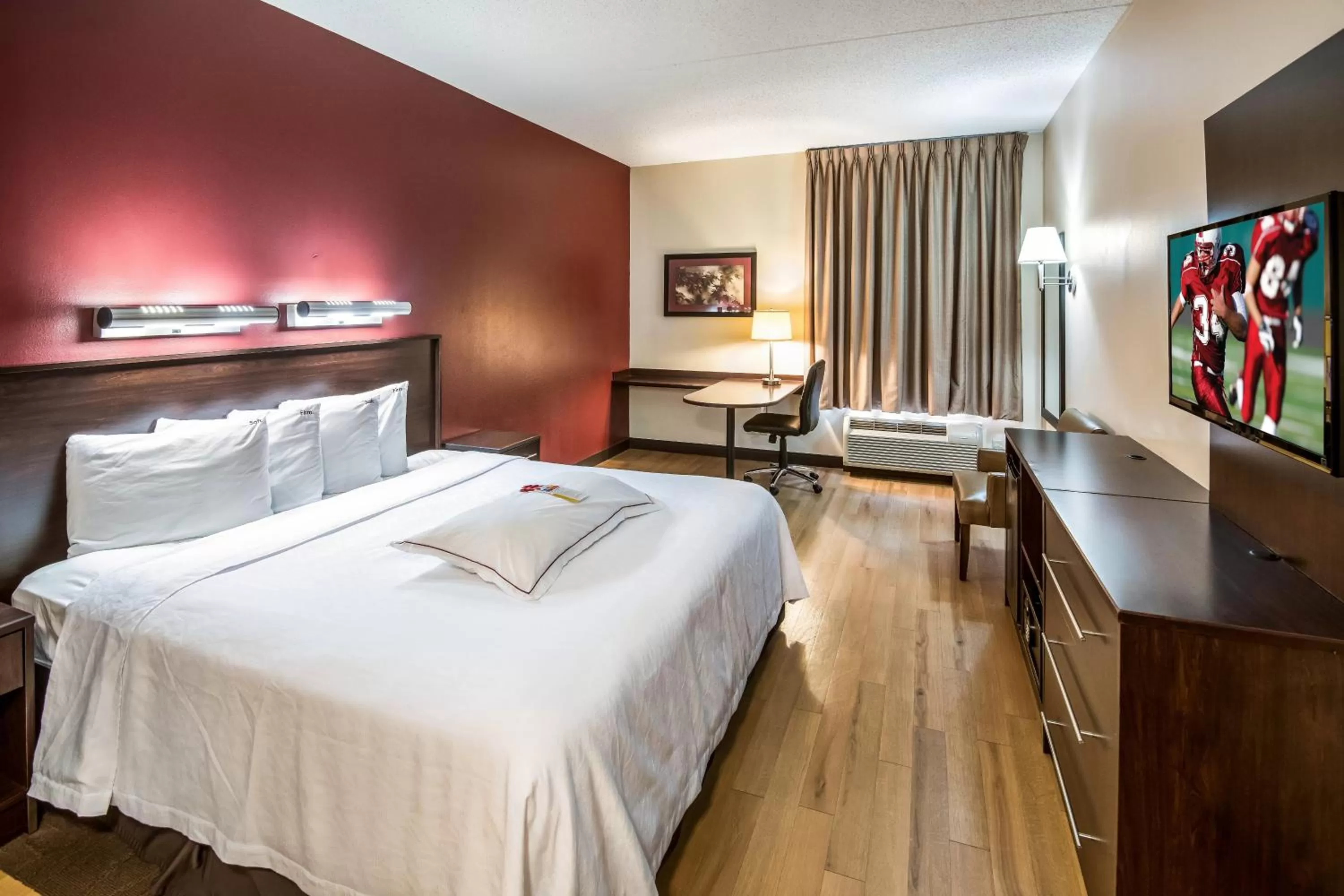 Premium Queen Room with One Queen Beds Disability Access Roll-In Shower Smoke Free (Upgraded Bedding and Snack Box) in Red Roof Inn PLUS+ South Deerfield - Amherst