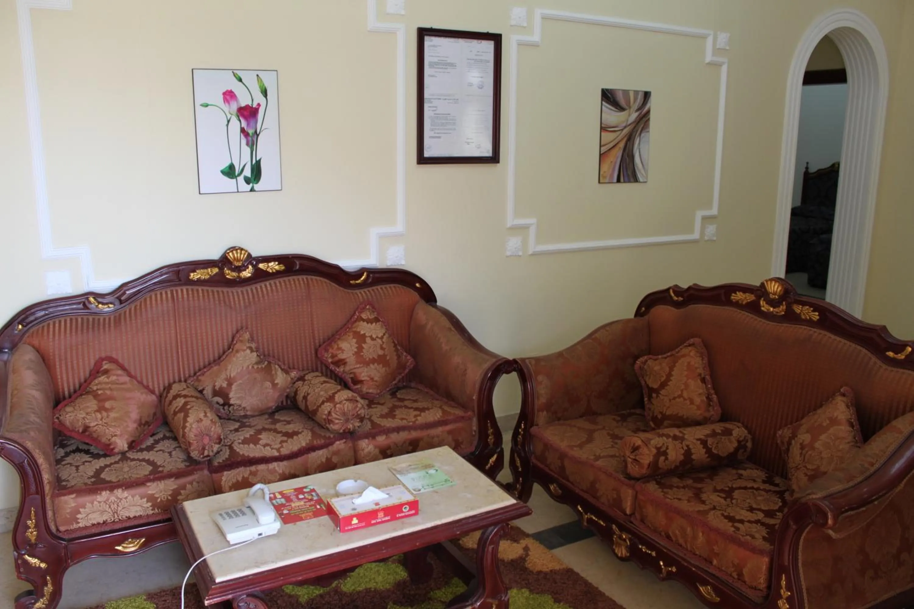 Three-Bedroom Villa in Royal Residence Hotel Apartments