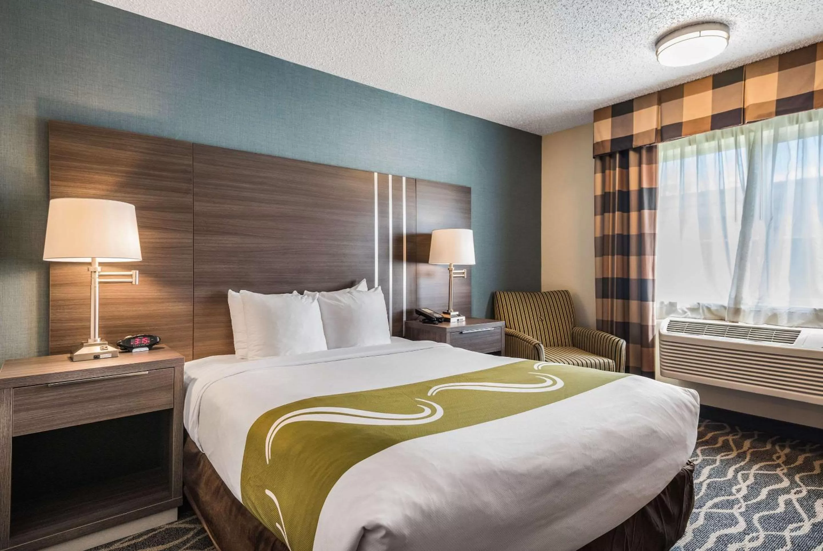 Queen Room - Accessible/Non-Smoking in Quality Inn & Suites Missoula Westside