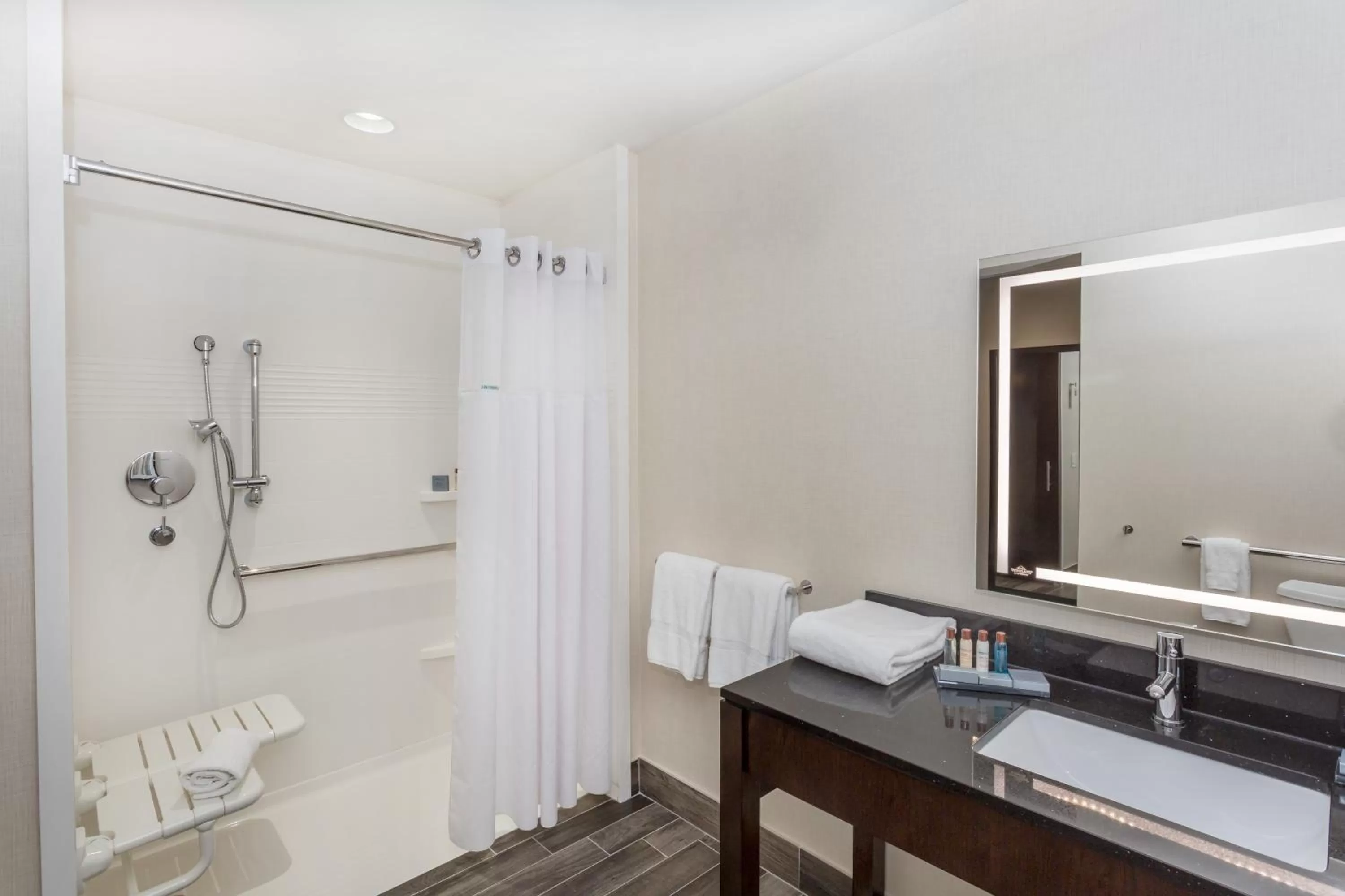 King Room - Mobility Access/Non-Smoking in Wingate by Wyndham Miami Airport