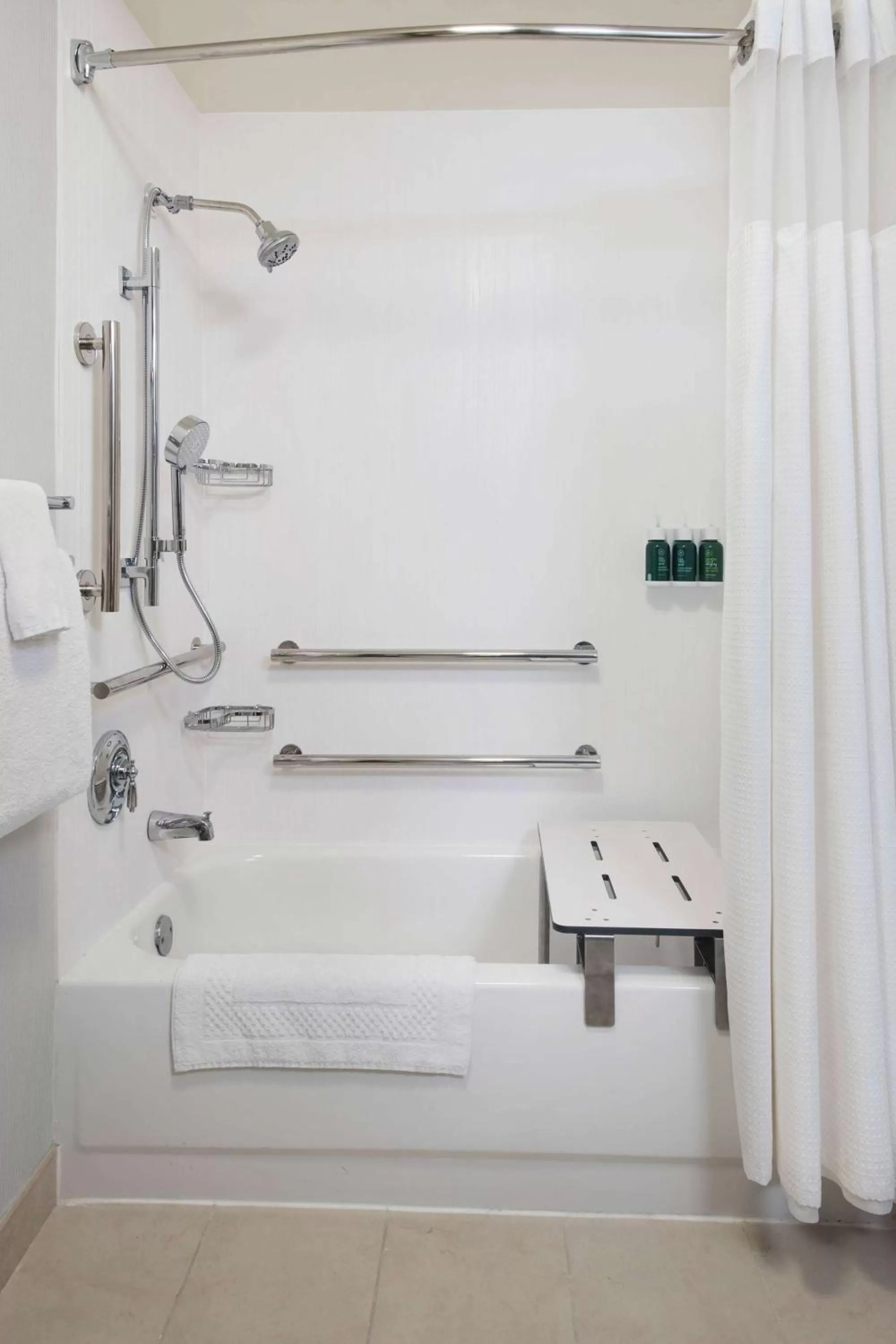 One-Bedroom King Suite with Tub - Mobility Accessible in Sonesta Select Boston Danvers