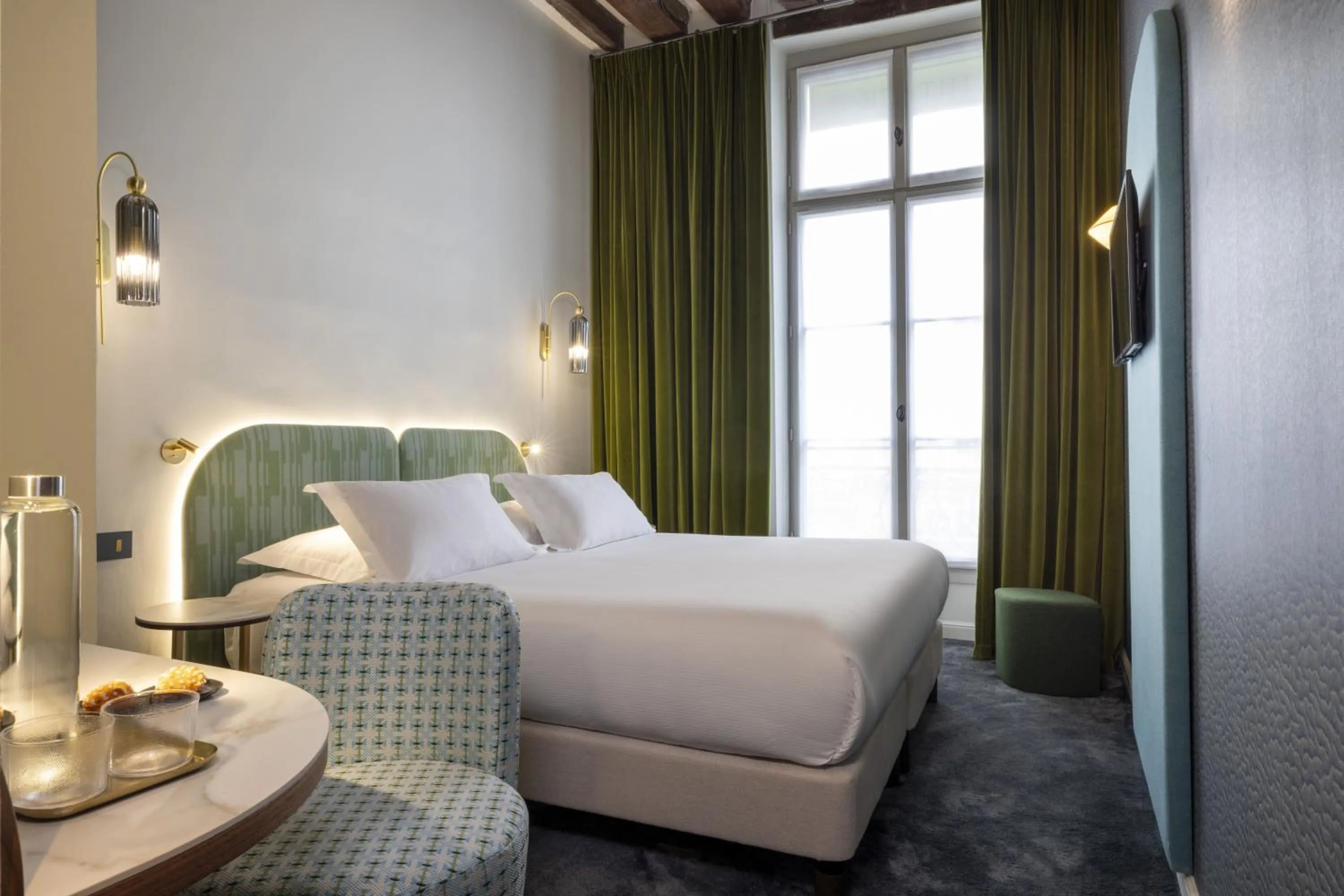 Deluxe Double or Twin Room with City View in Hotel L de Lutece - Notre-Dame