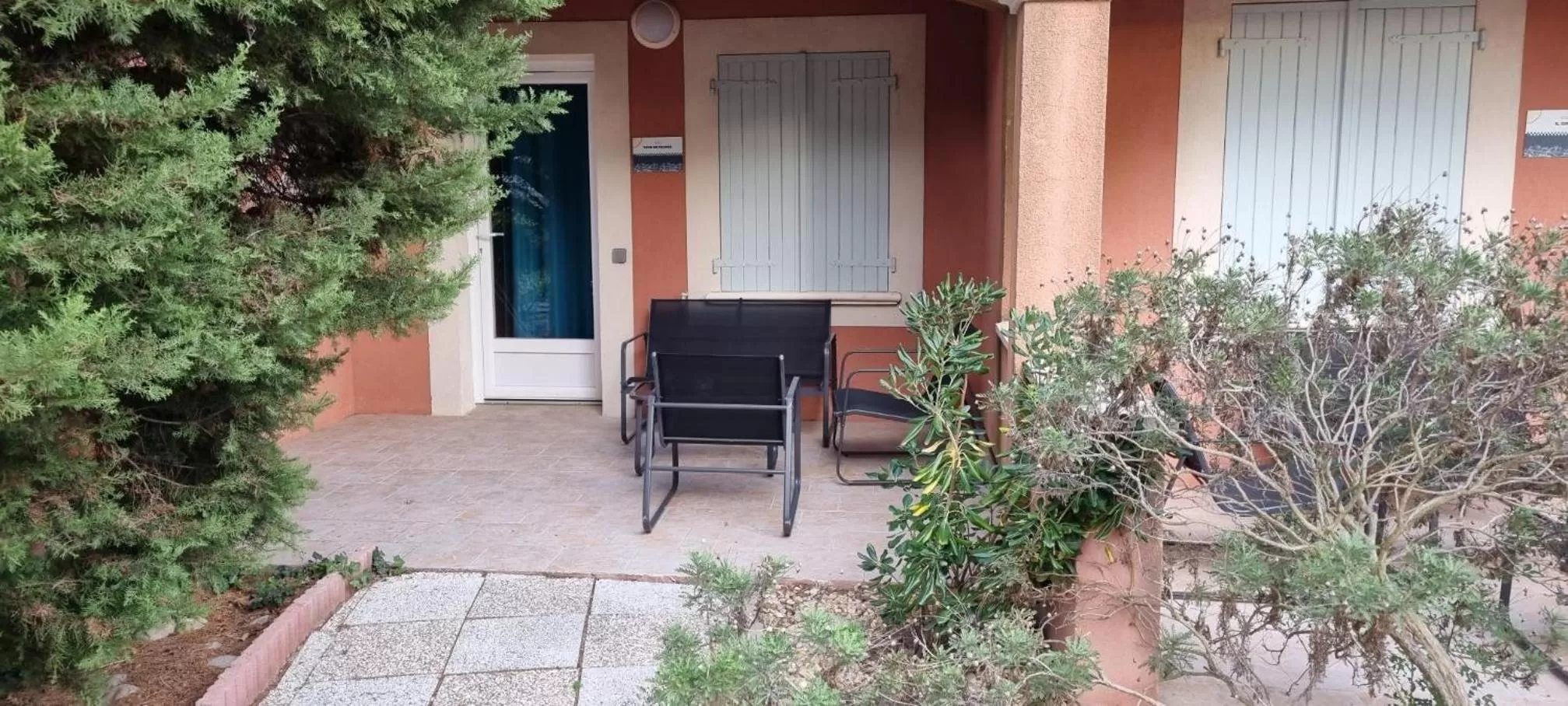 Superior Room with Terrace and Pool View in Appart'Hotel Festival Sud Aqua - Avignon TGV