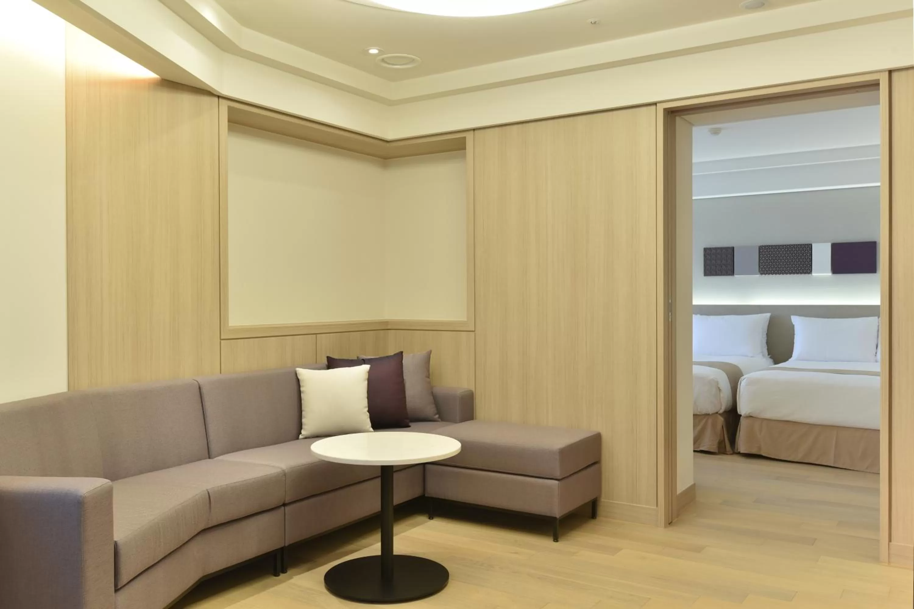 Suite Twin in Pacific Hotel