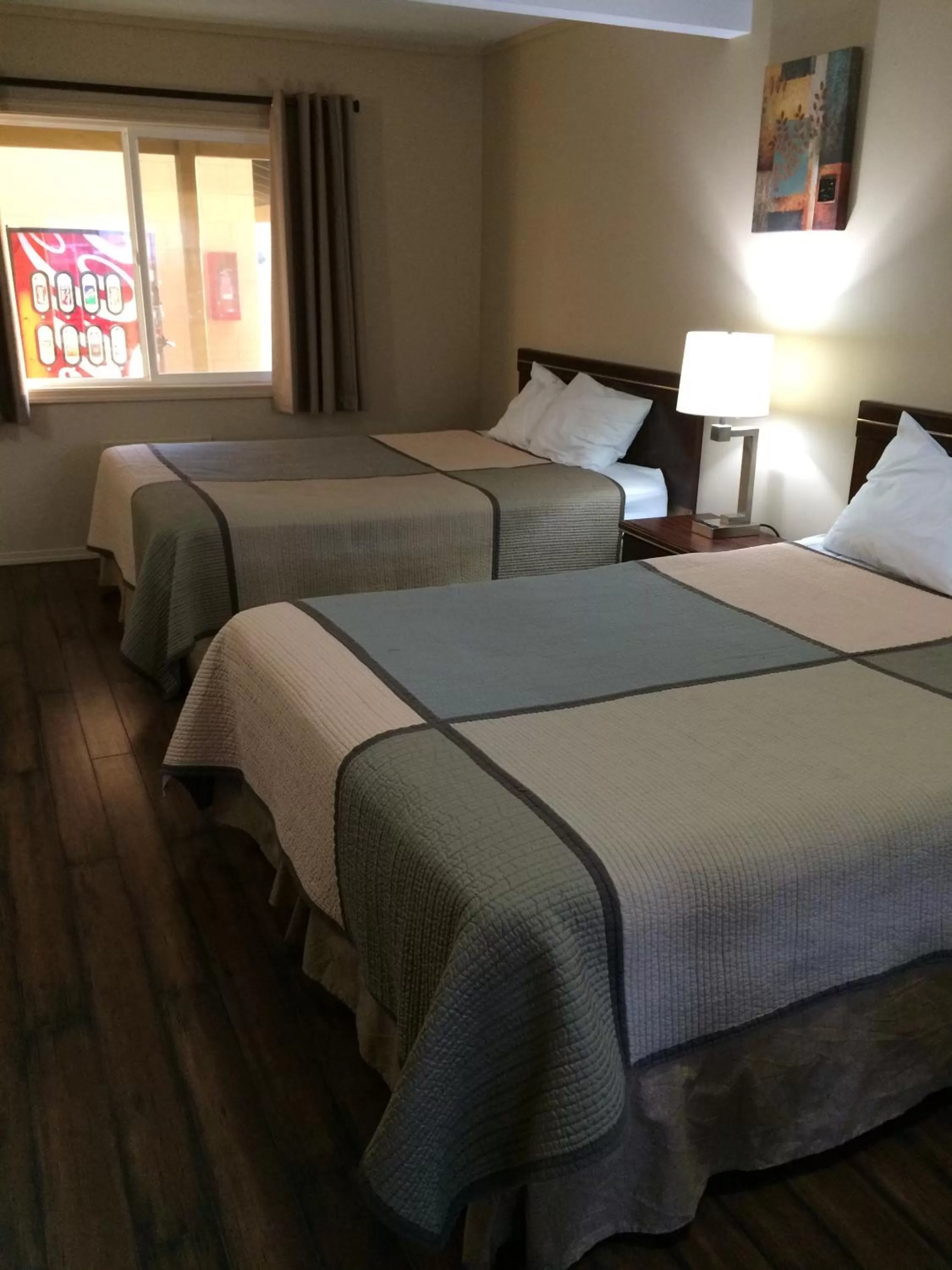 Family Double Room in Townhouse Inn & Suites